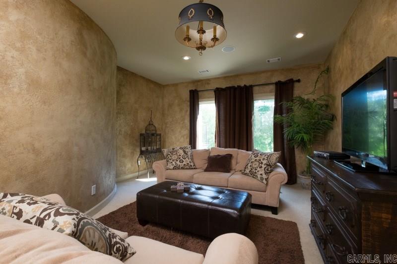 CHENAL VALLEY BRETAGNE CIRCLE - Residential