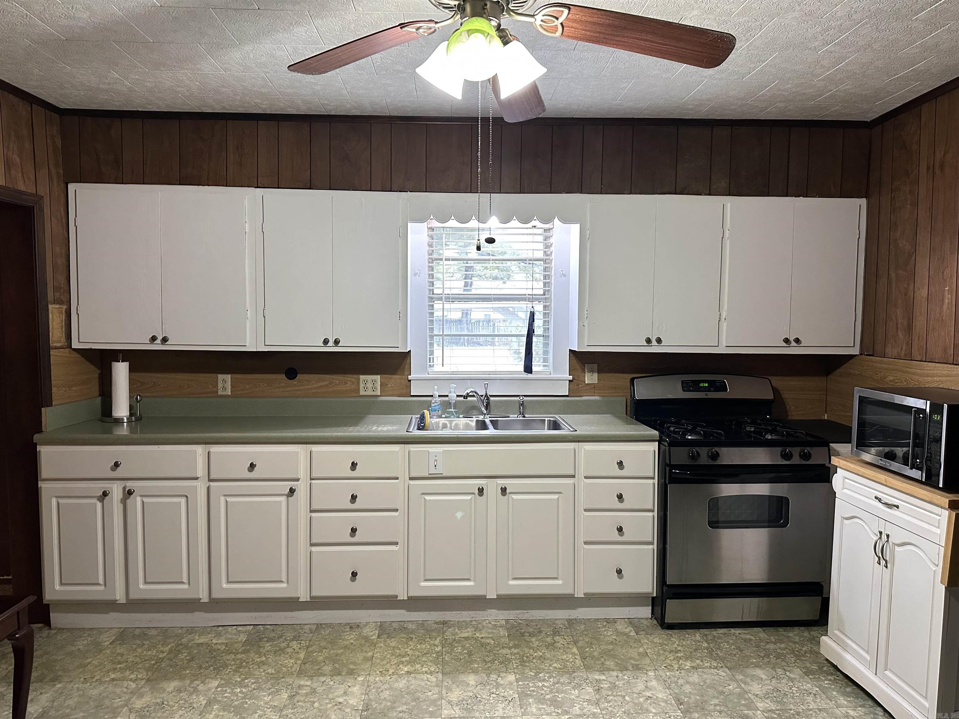 MORRISON ESTATES - Residential