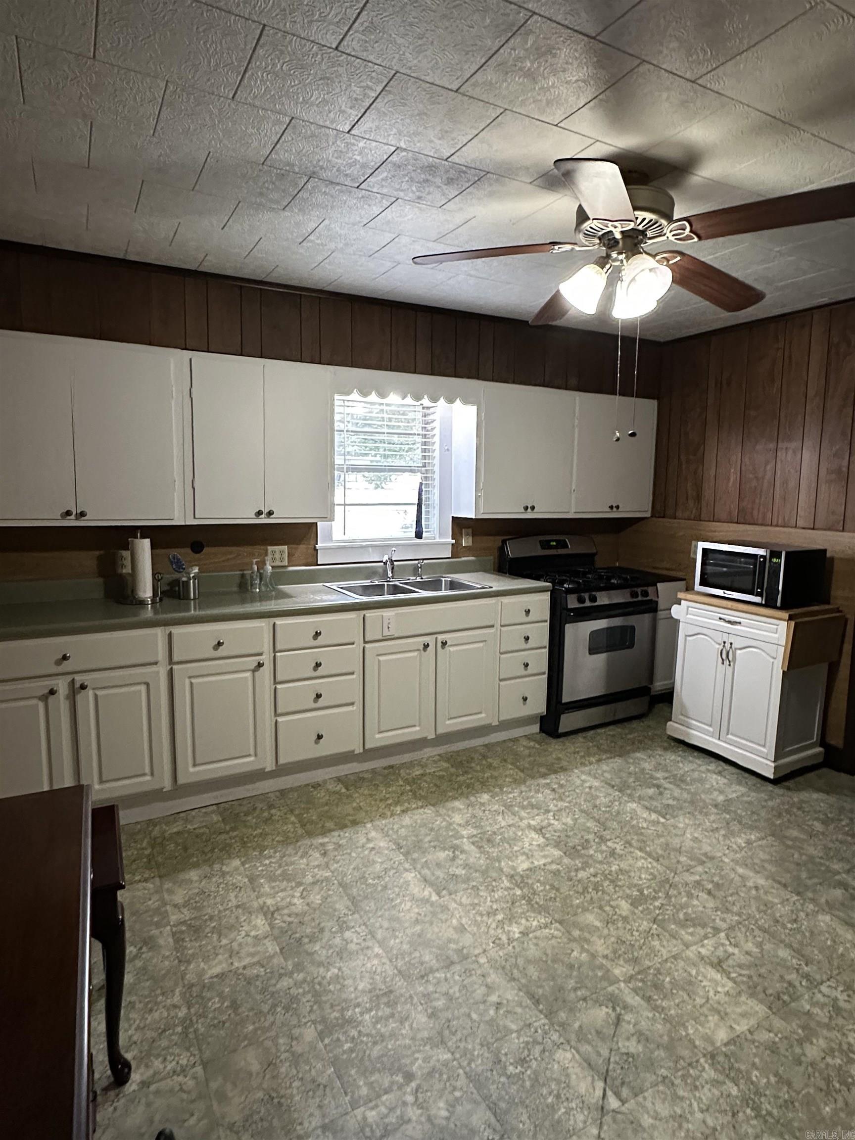 MORRISON ESTATES - Residential