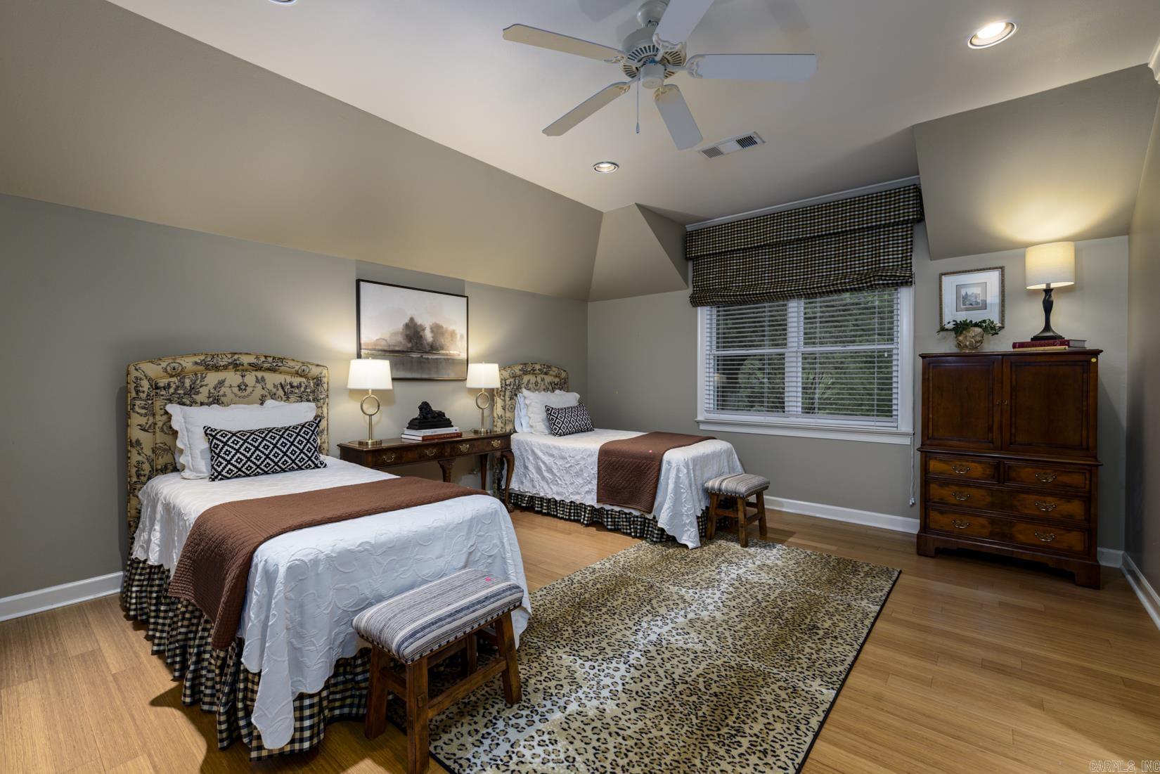 ST JOHNS PLACE ADDN - Residential