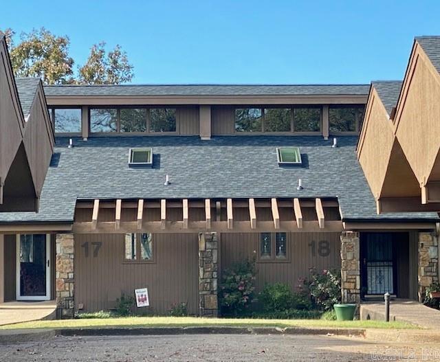 This lovely Hamilton Pointe condo. Two living areas. Custom cabinetry, granite counters, fixtures and a luxurious master bath, all located in a premium Hamilton Pointe location. Boat slip included.