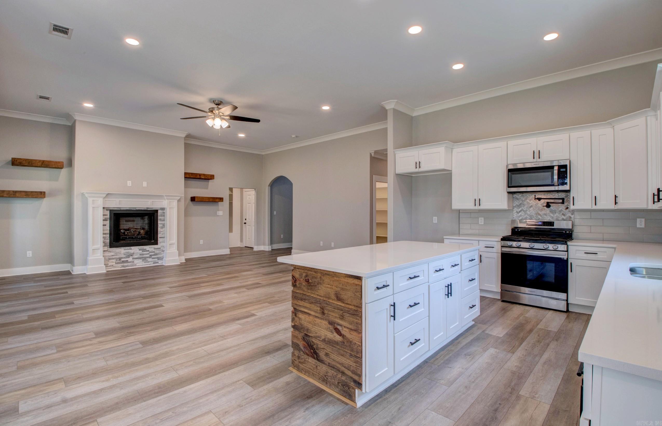 CREEKSIDE ADDN - Residential