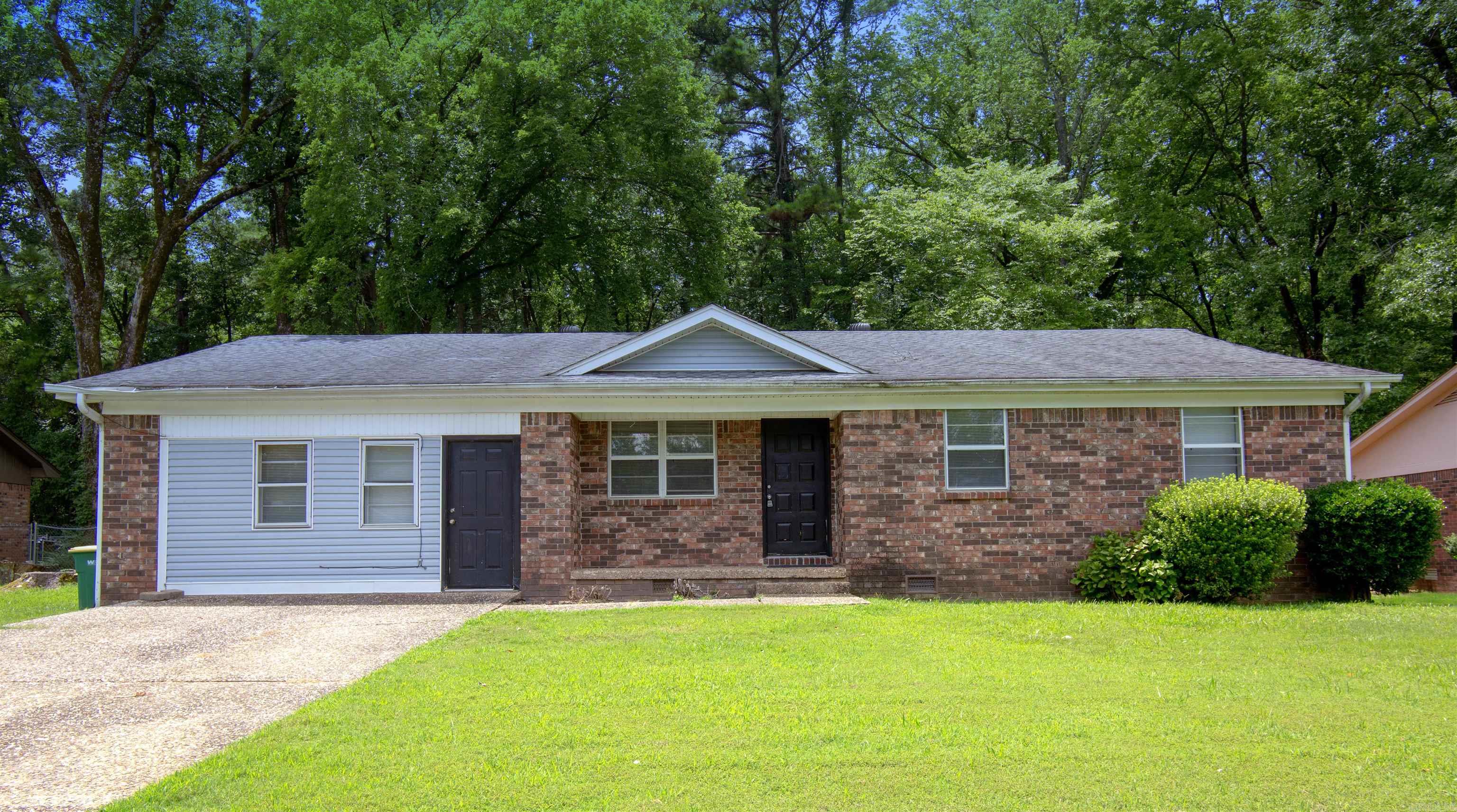 Charming 3BD/2BA in Little Rock that is waiting for you to call home. Plenty of optional living spaces. Eat-in-kitchen with breakfast bar shares a dining/living space accented with a cozy decorative fireplace. Master bedroom has carpet and a ceiling fan. Lots of yard space ideal for anyone with a green thumb. This property is managed by Hoffman Team so beware of scammers - we will never ask you to Cashapp us money. The lease for this property is for 18 months to 2 years with a 3% increase after the first year. Income must be 3x the amount of rent. Deposit, first monthās rent, and the $50 administration fee due before move in. This property does not accept section 8.