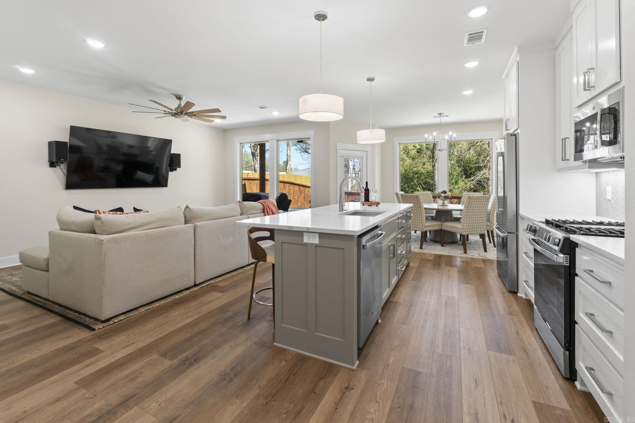 HUNTER CROSSING - Residential