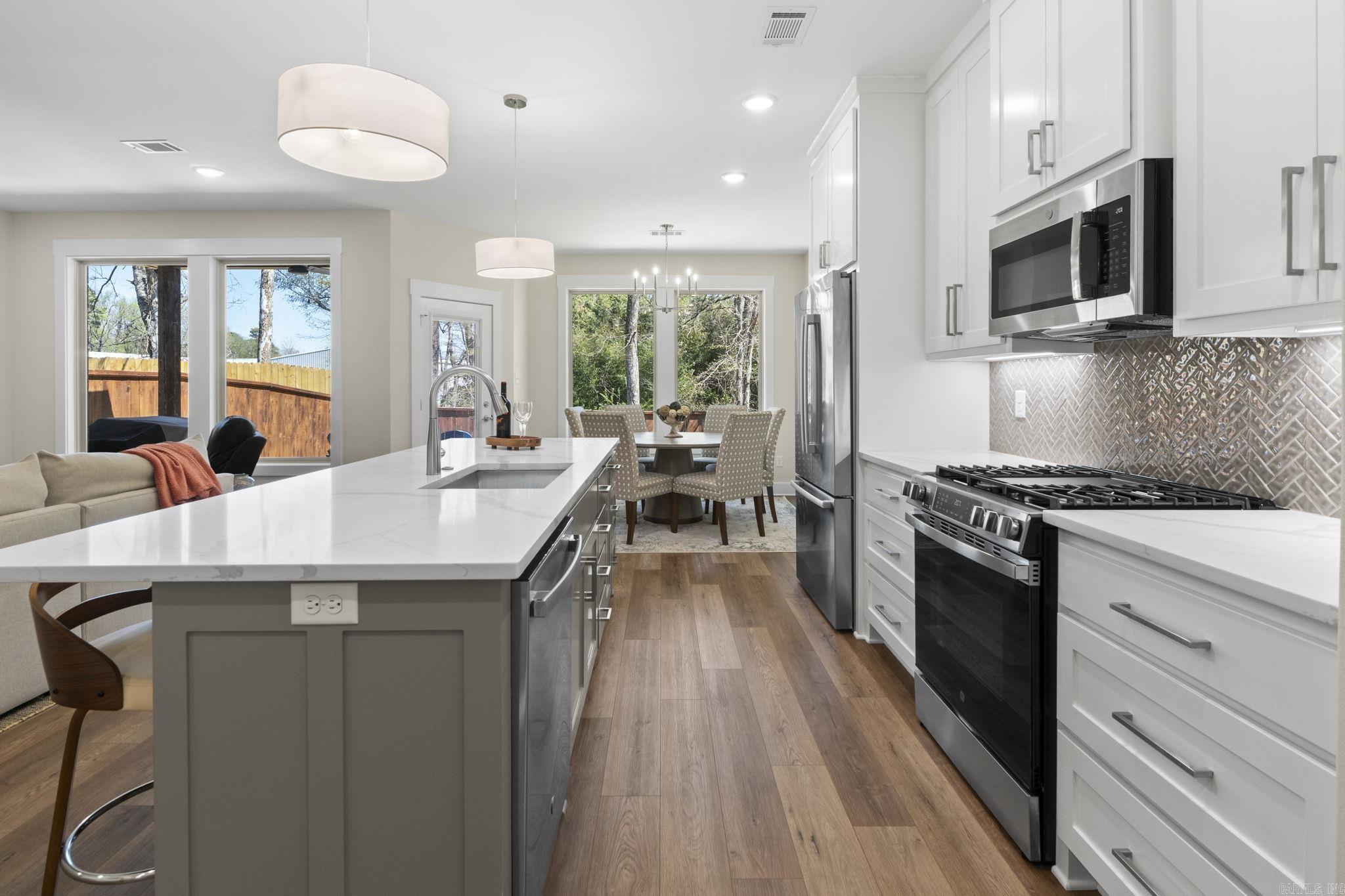 HUNTER CROSSING - Residential