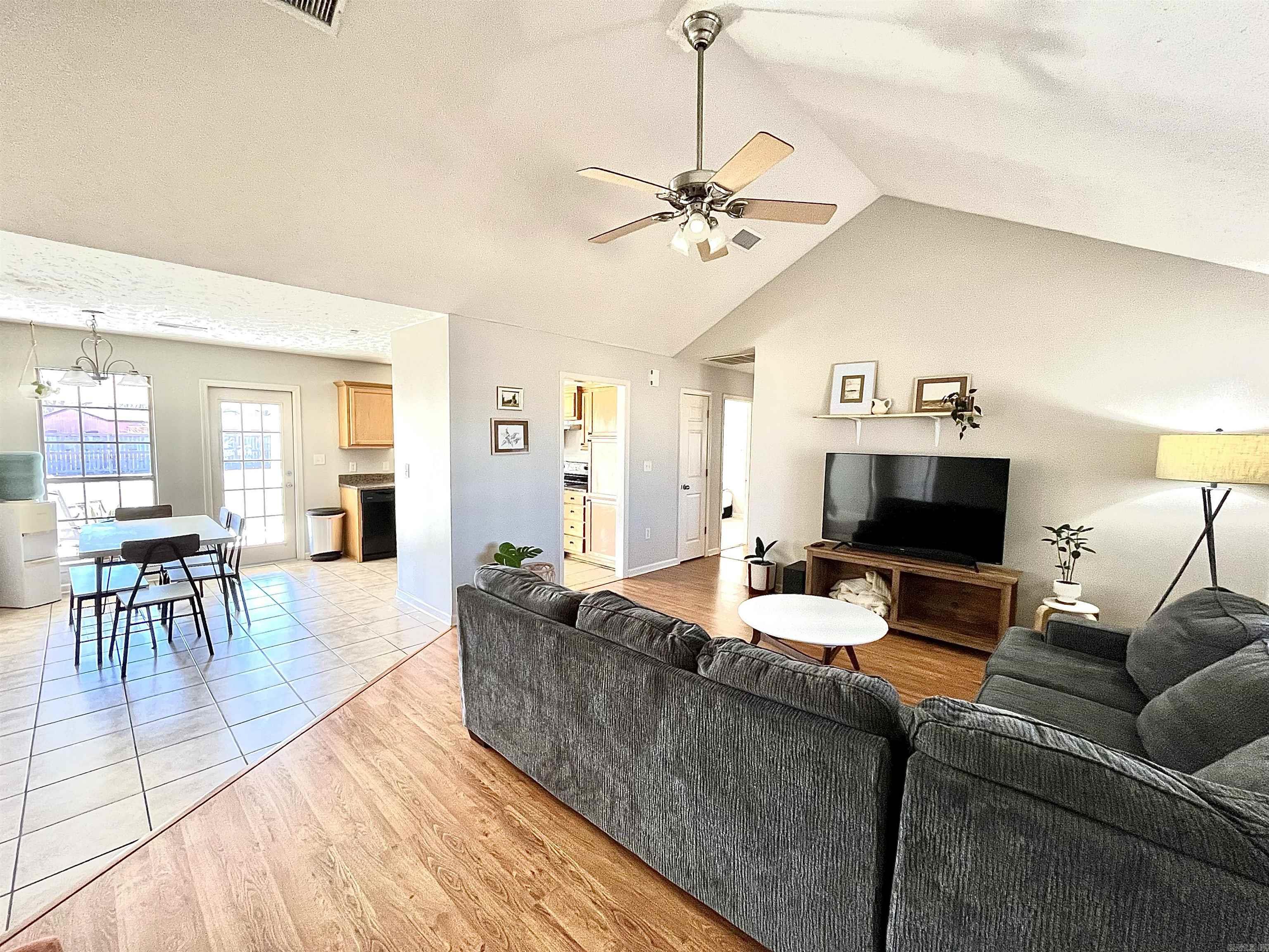 JEWELS ESTATES - Residential