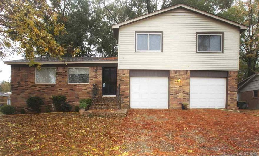 Newly renovated 3bedroom/2bath home in Tall Timbers neighborhood. Brand new flooring through out entire house . New paint,ceiling fans ,brand new kitchen and appliances. Back deck that overlooks a big fenced in back yard . Great Location!  Move in ready !