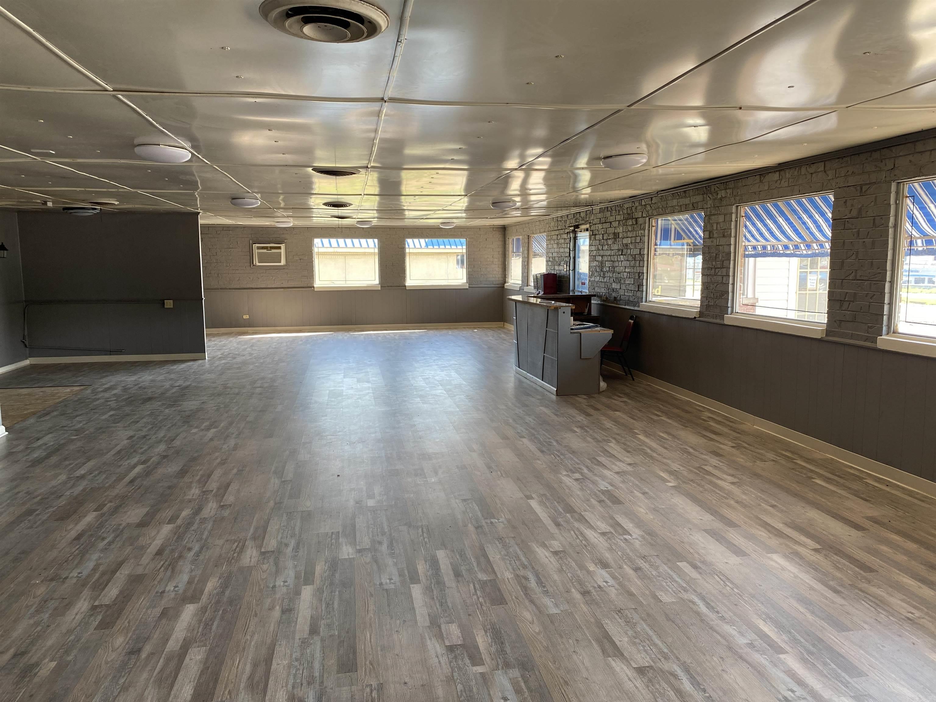 Metes & Bounds - Commercial Sale