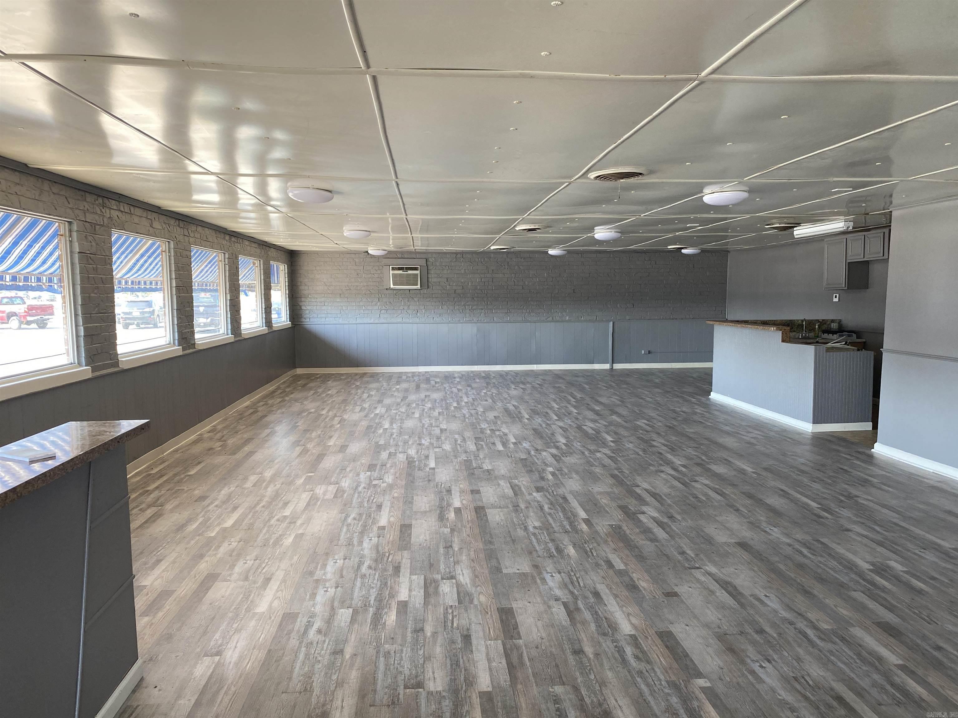 Metes & Bounds - Commercial Sale