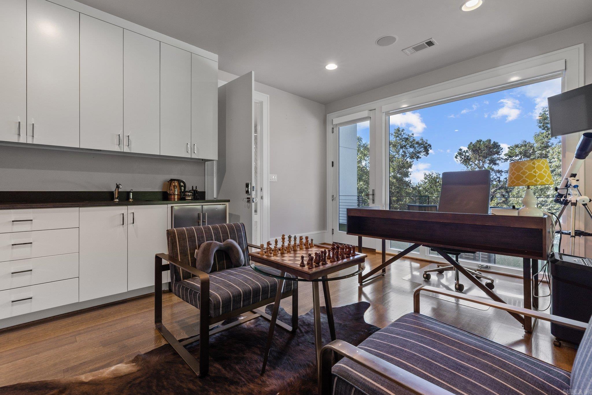 CLIFFEWOOD - Residential