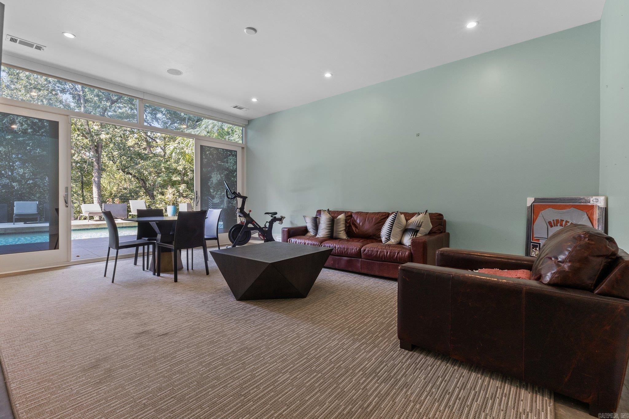 CLIFFEWOOD - Residential