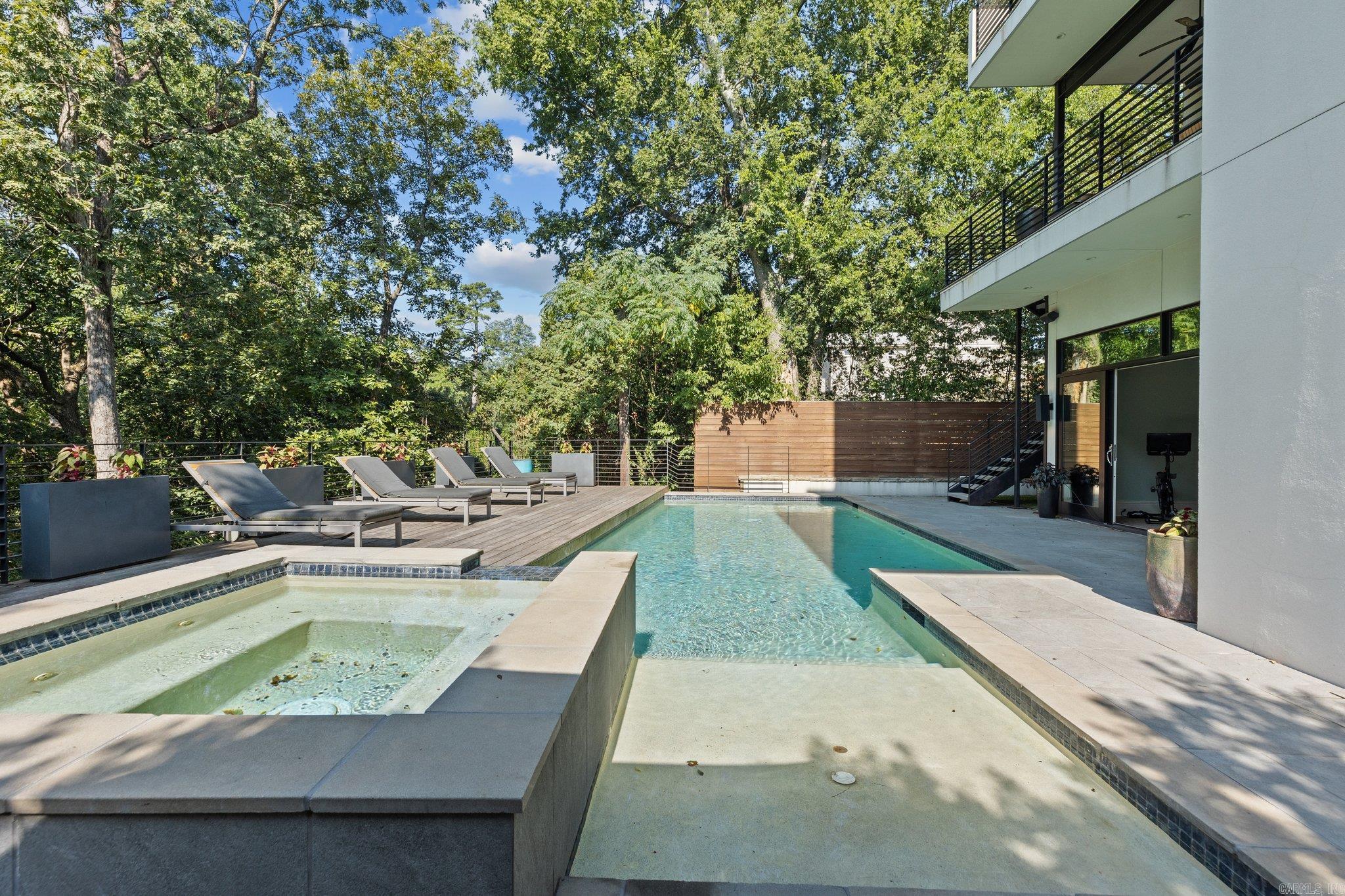 CLIFFEWOOD - Residential