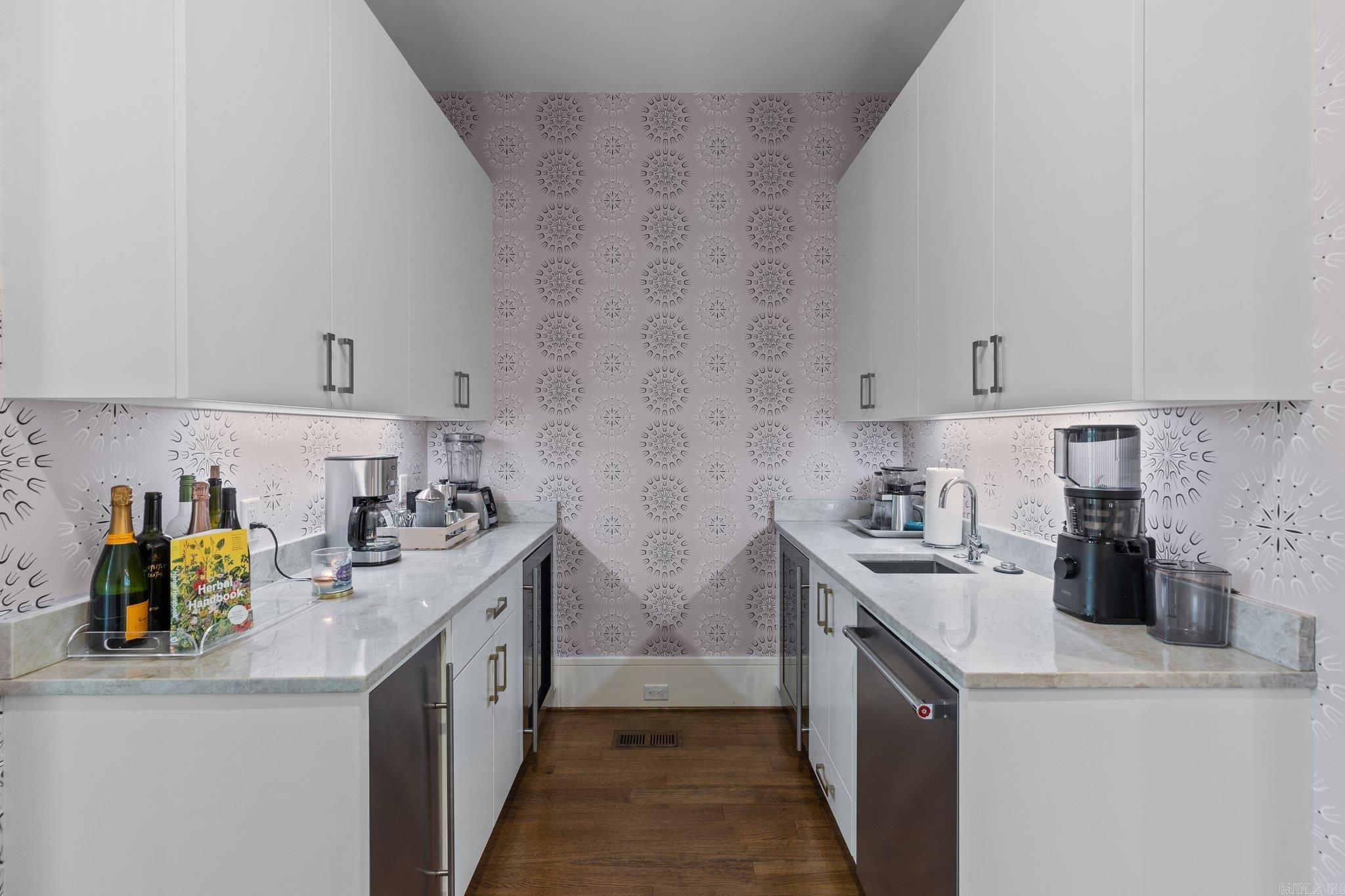 CLIFFEWOOD - Residential