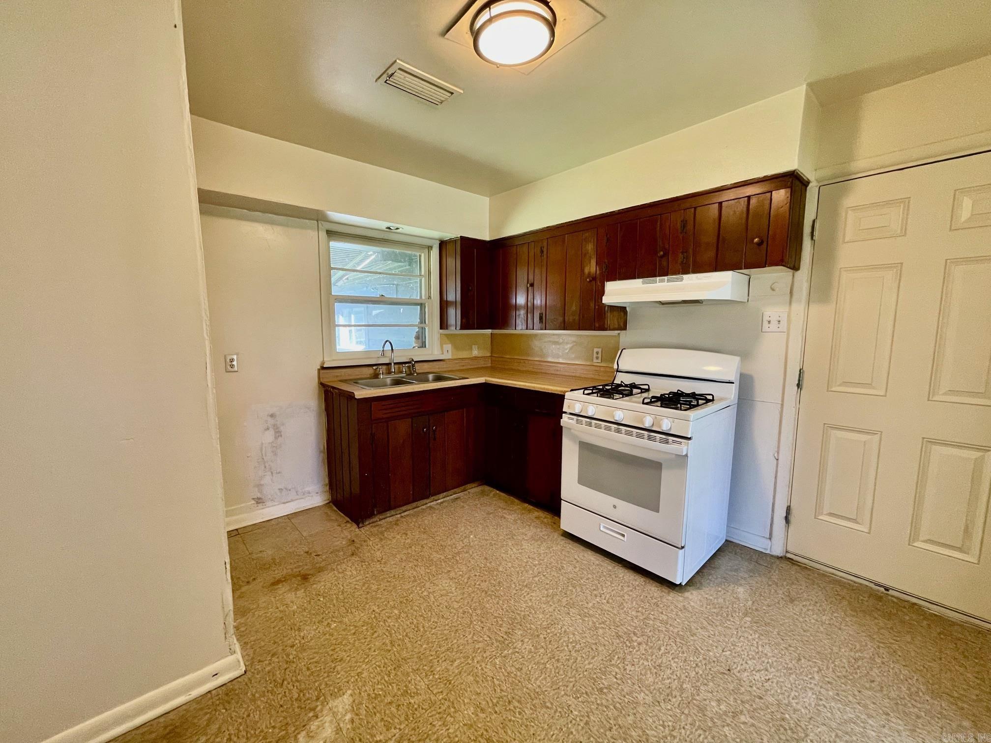 Rolling Hills - Residential Lease