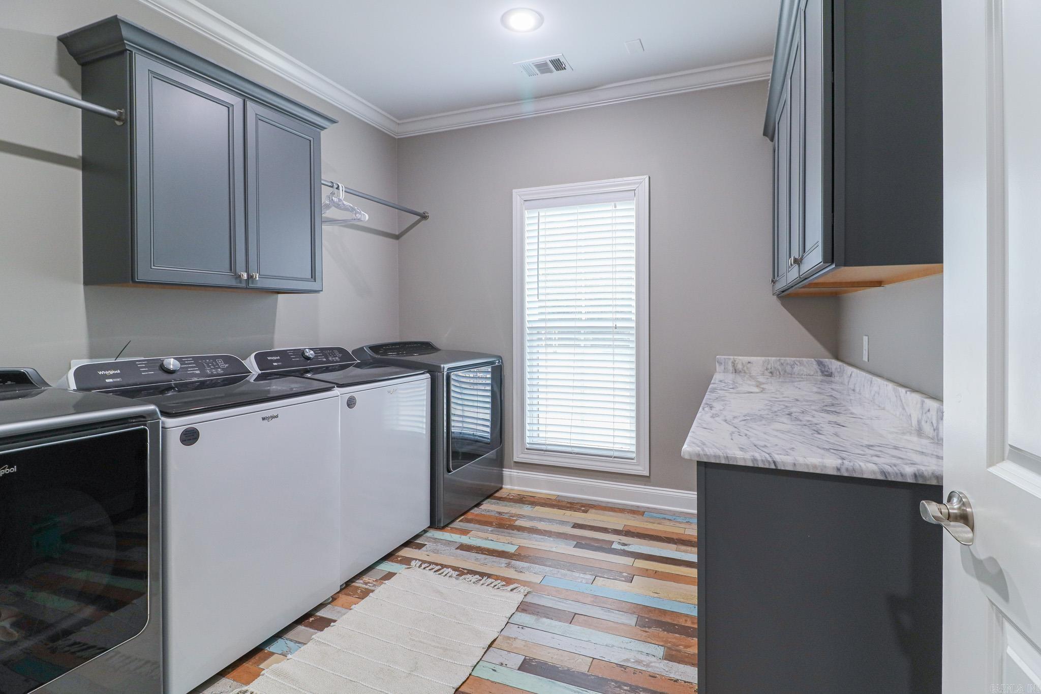 BARRINGTON PARK - Residential