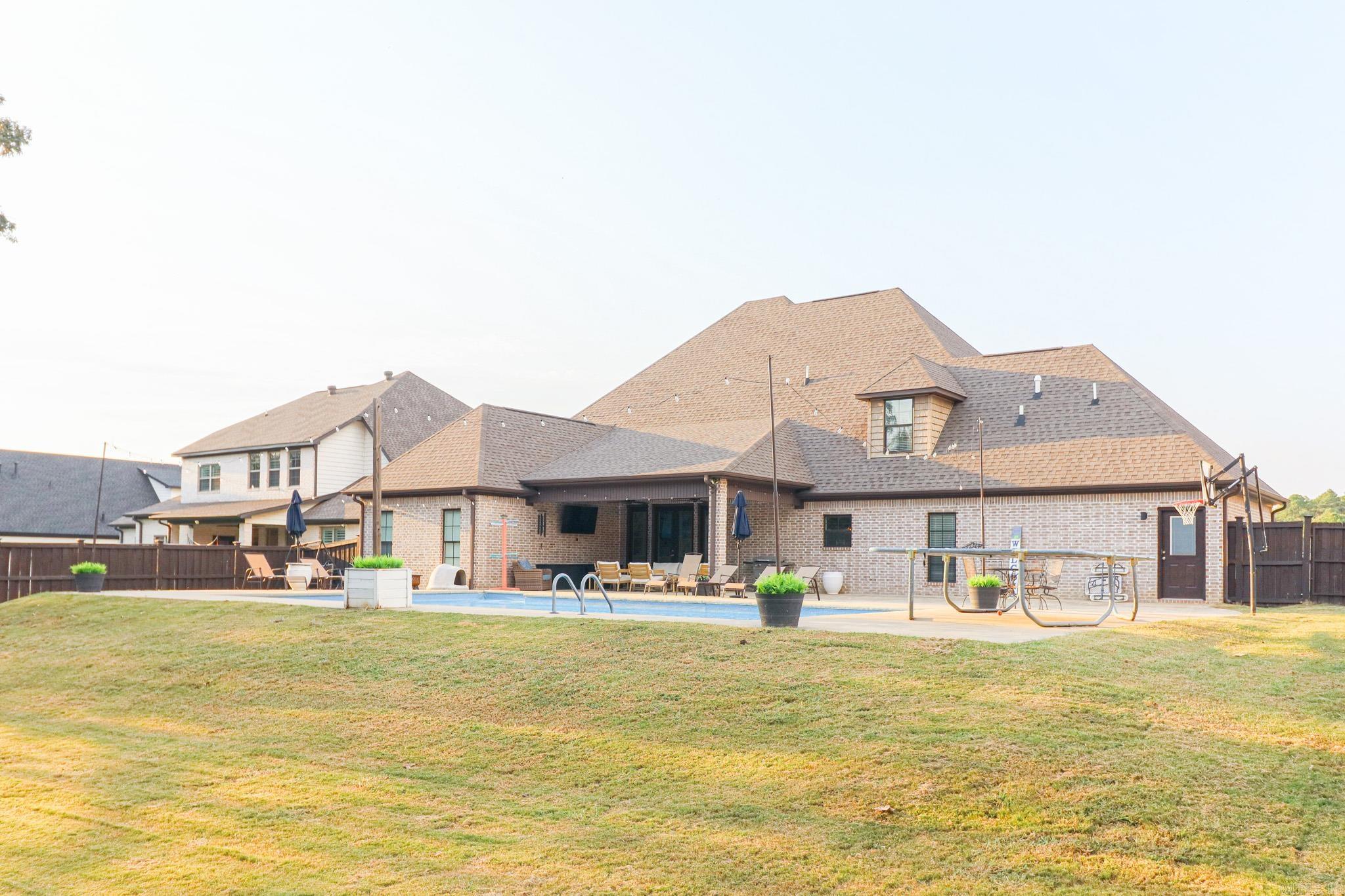 BARRINGTON PARK - Residential