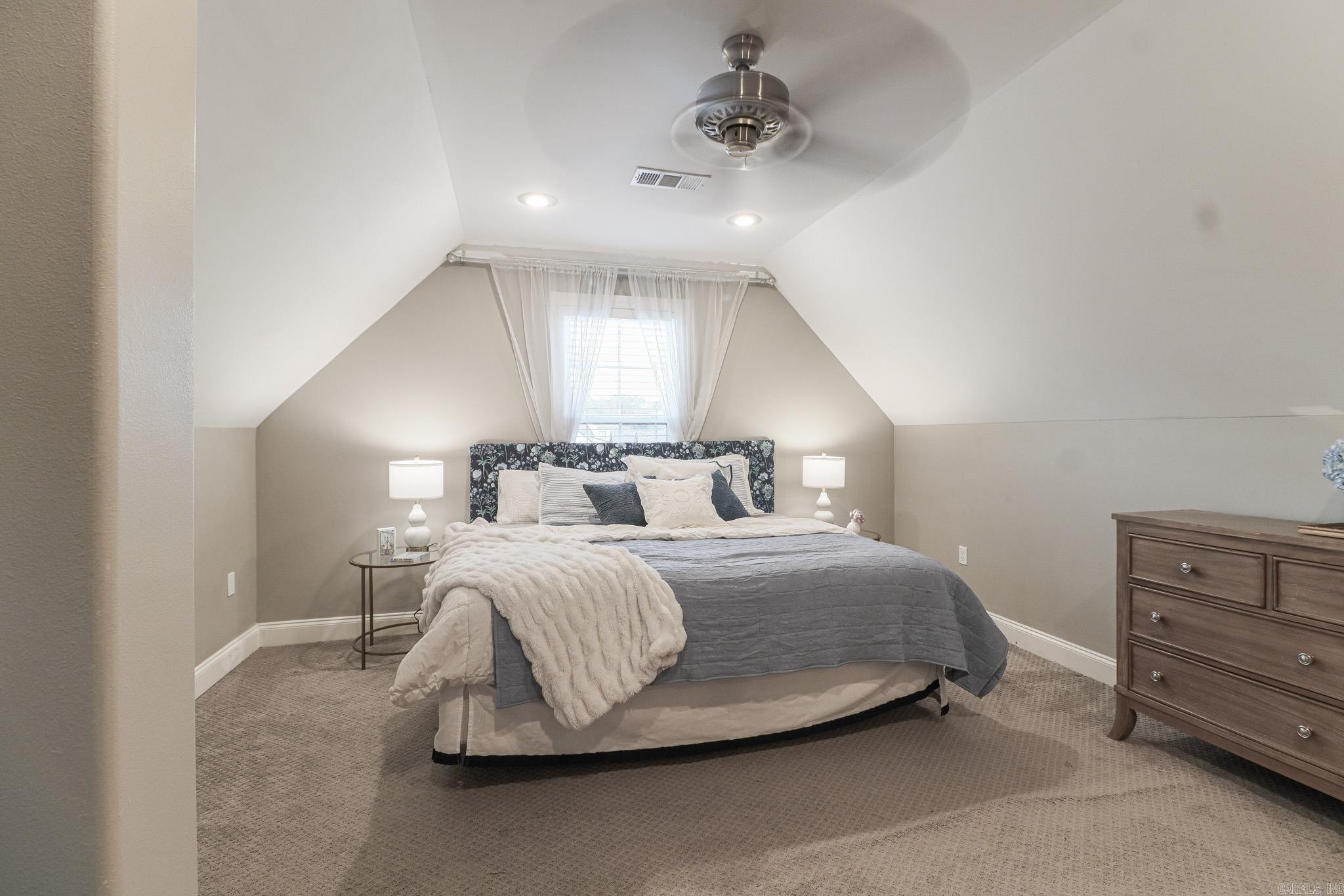 BARRINGTON PARK - Residential