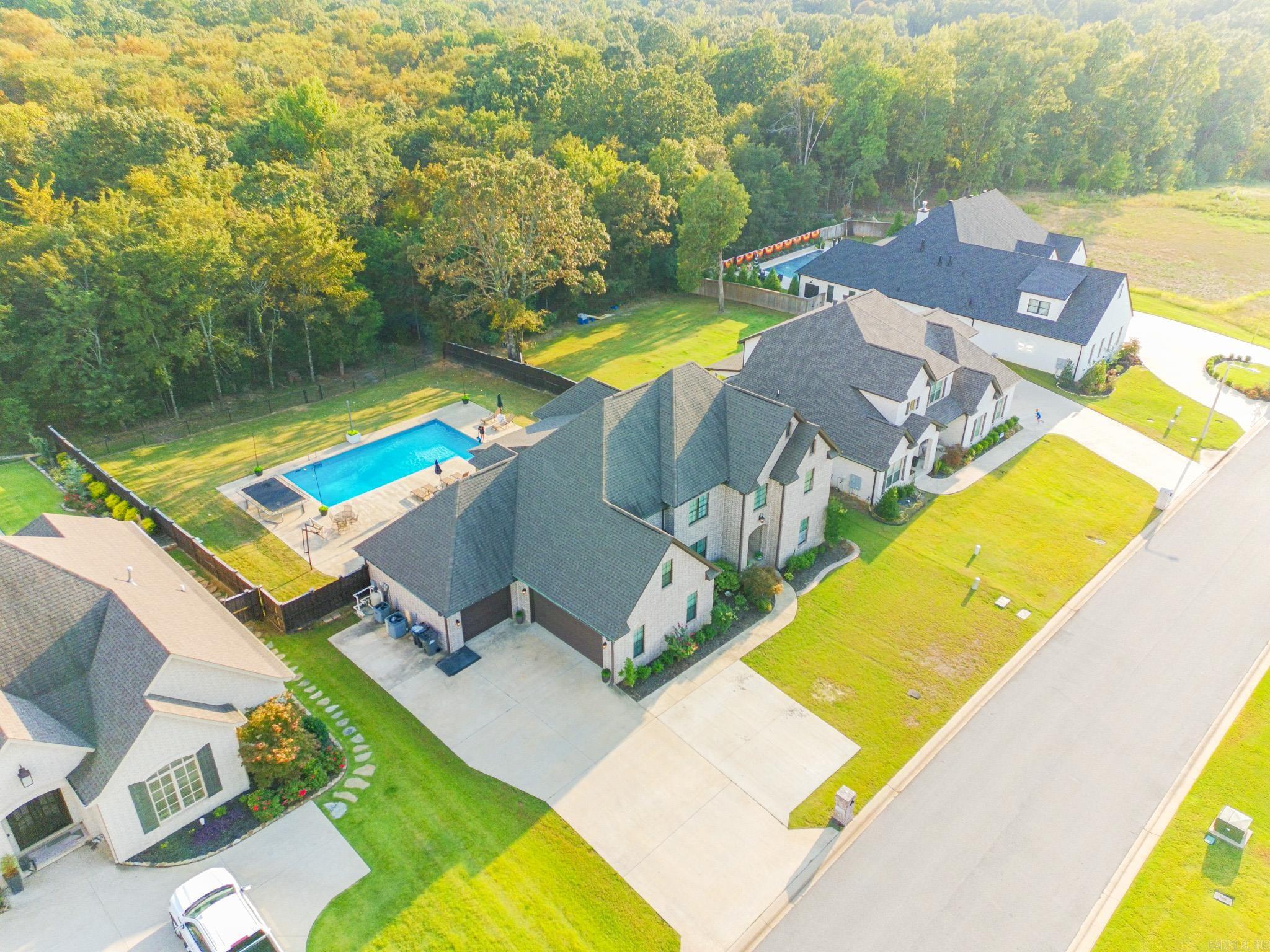 BARRINGTON PARK - Residential