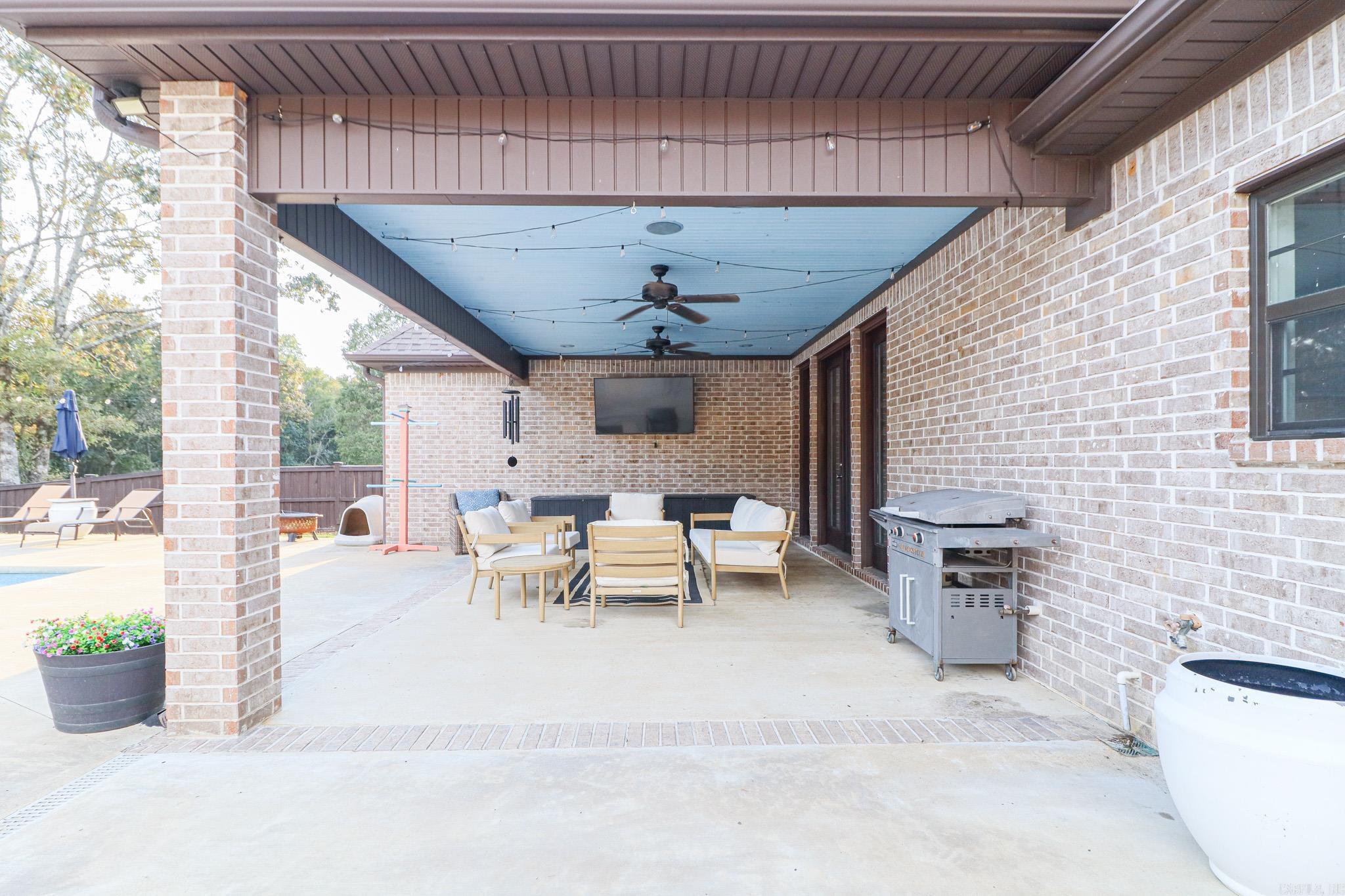 BARRINGTON PARK - Residential