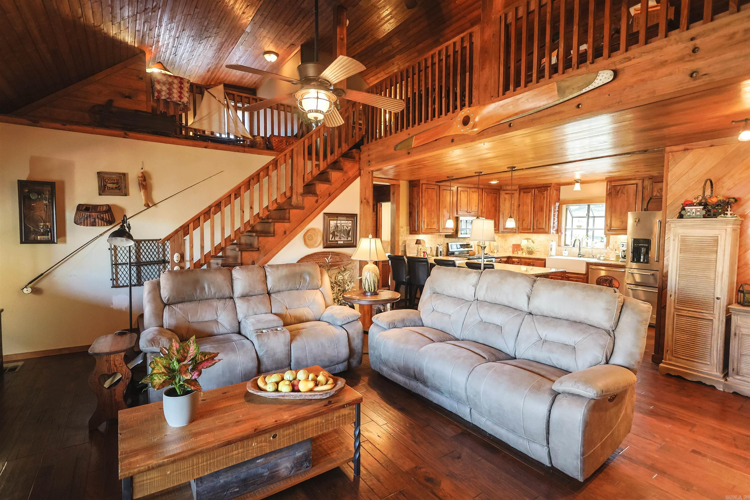 RIVERCHASE - Residential