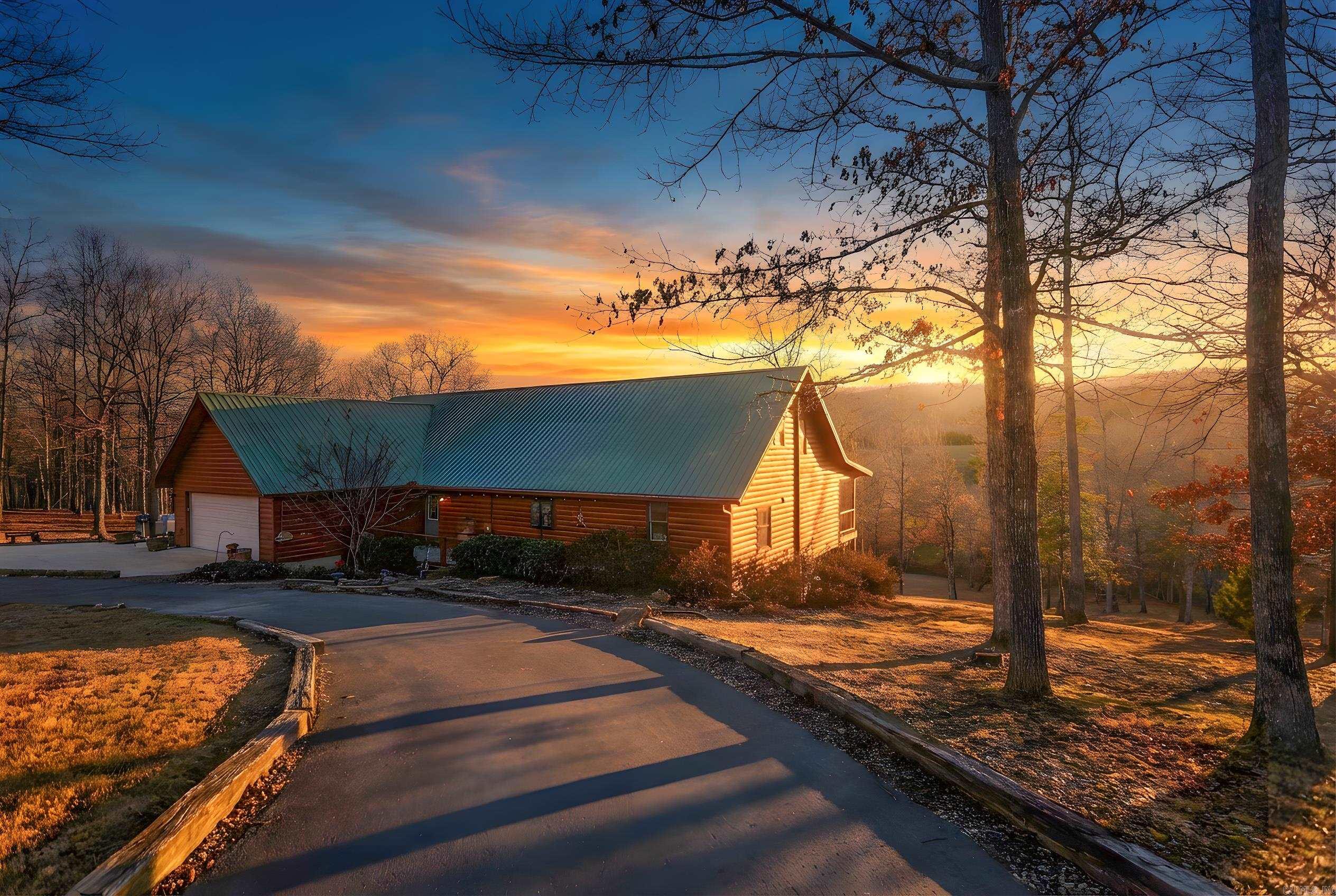 RIVERCHASE - Residential