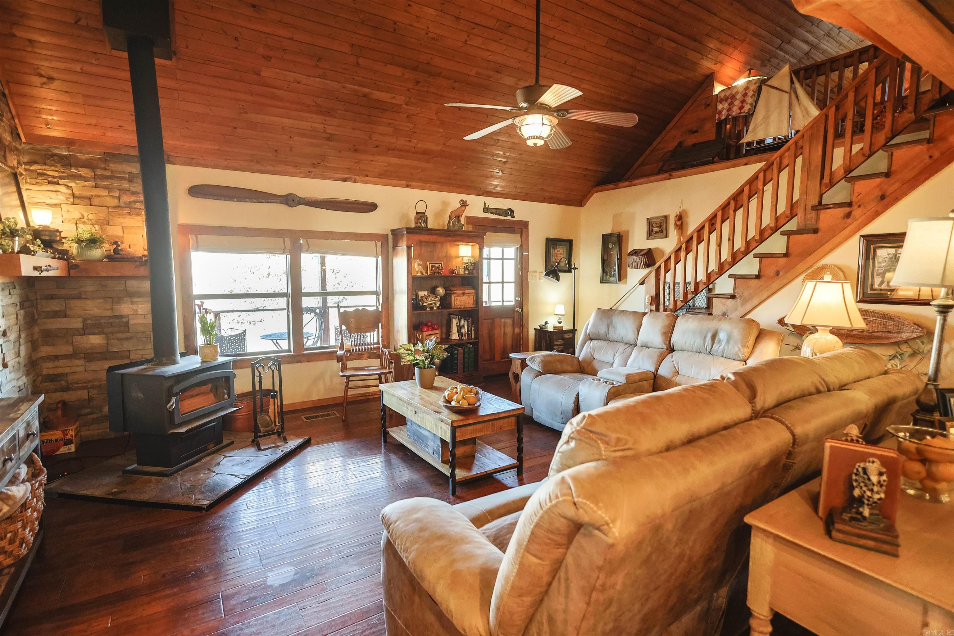 RIVERCHASE - Residential