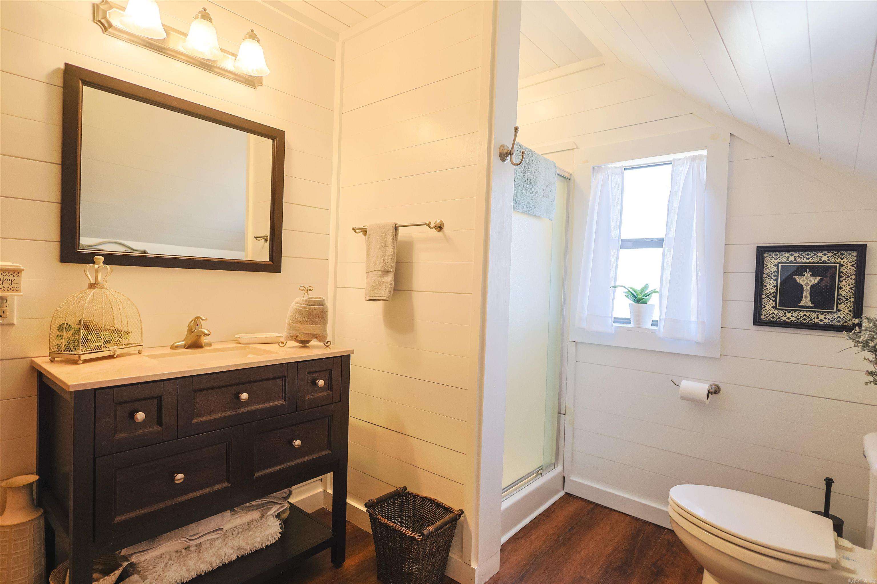 RIVERCHASE - Residential