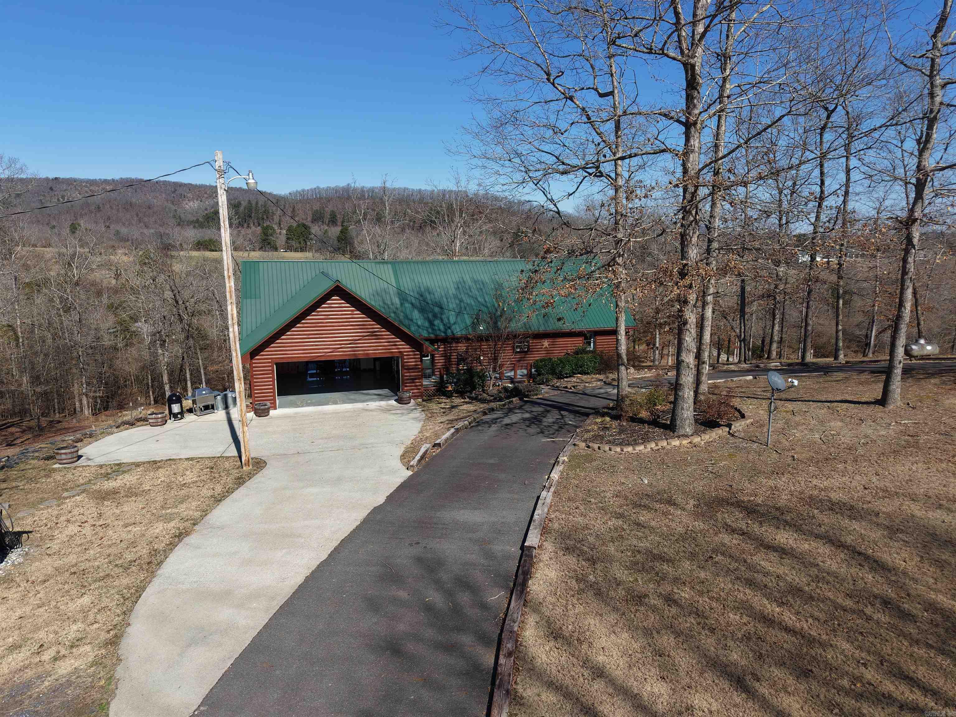 RIVERCHASE - Residential