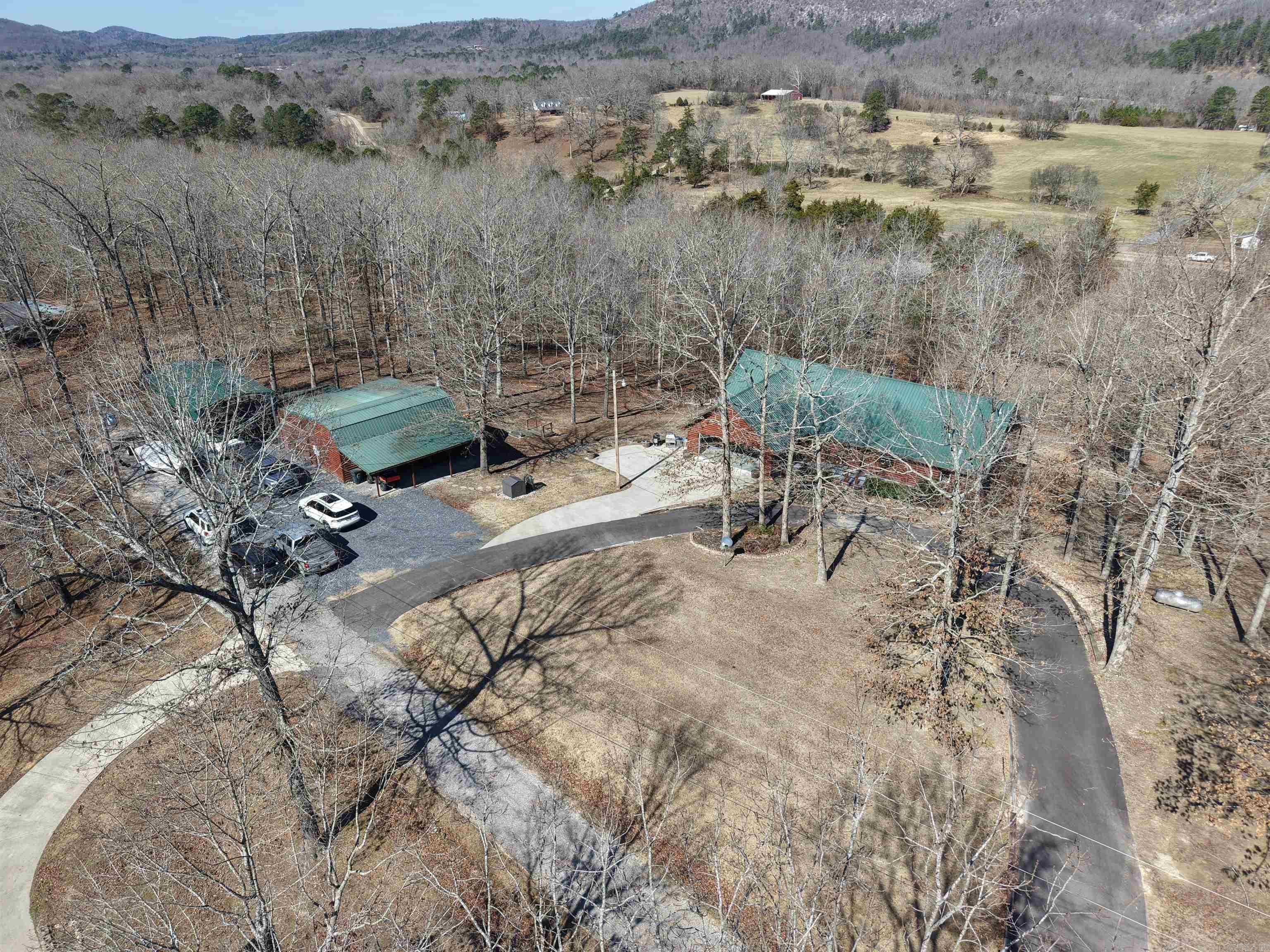 RIVERCHASE - Residential