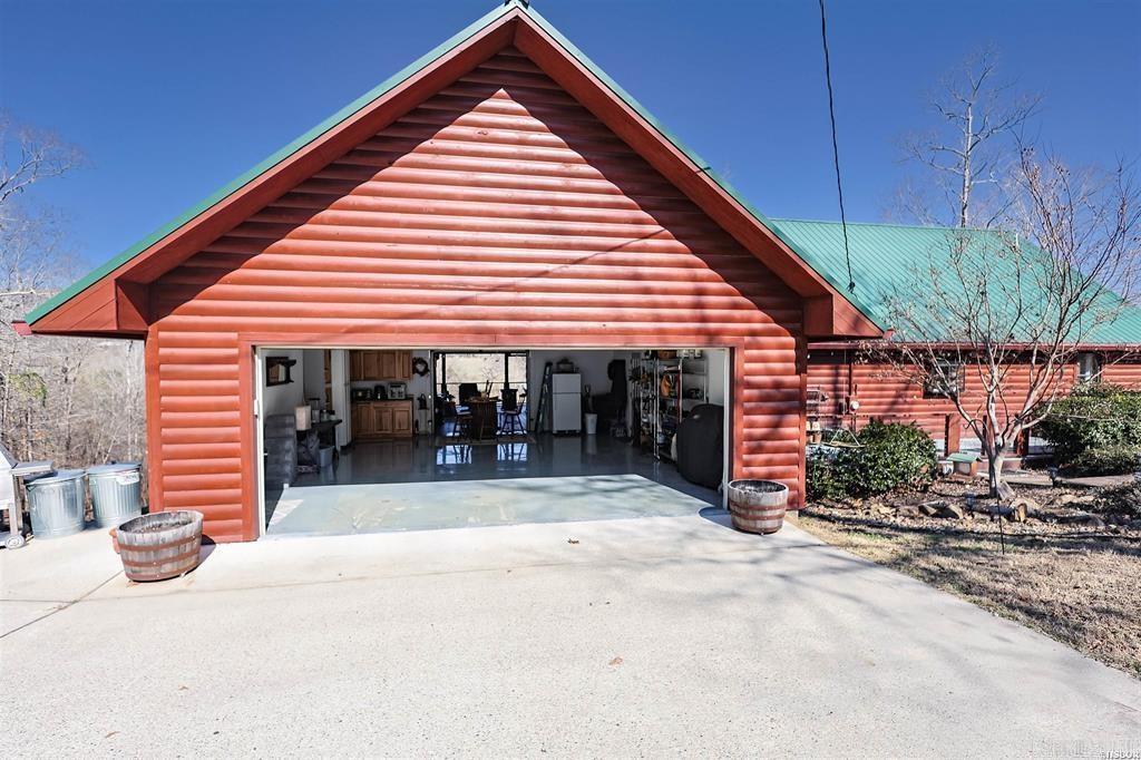 RIVERCHASE - Residential