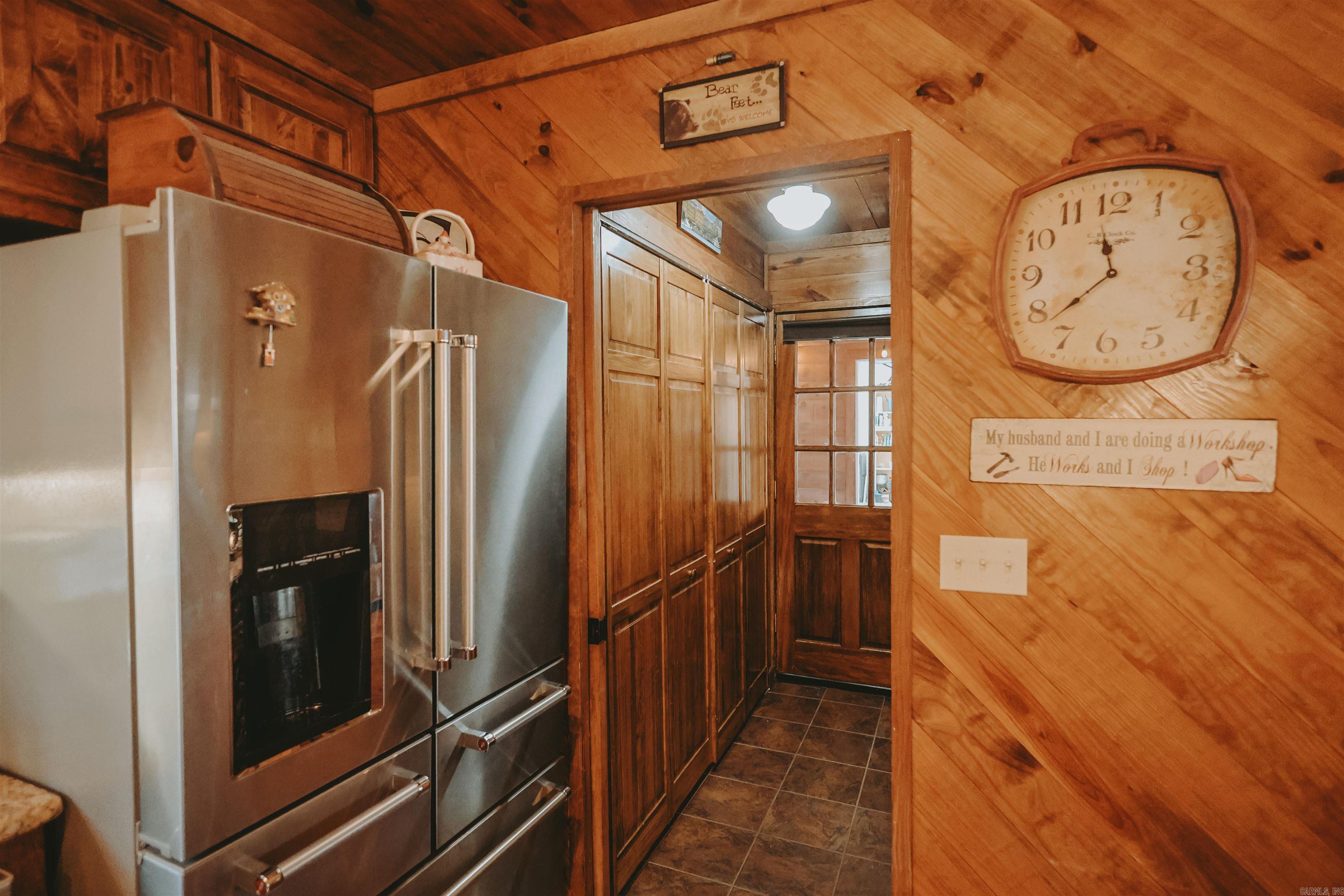 RIVERCHASE - Residential