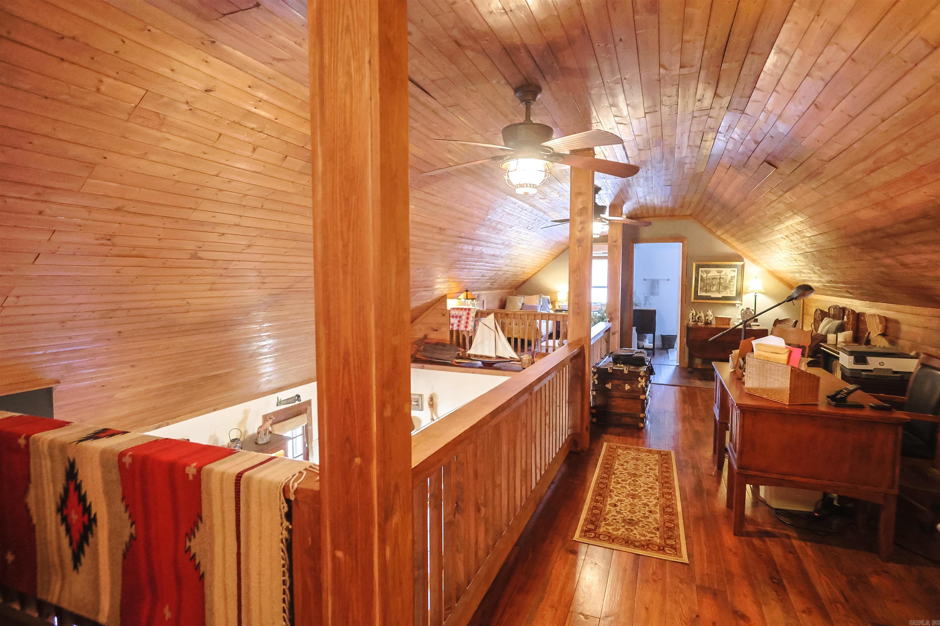 RIVERCHASE - Residential