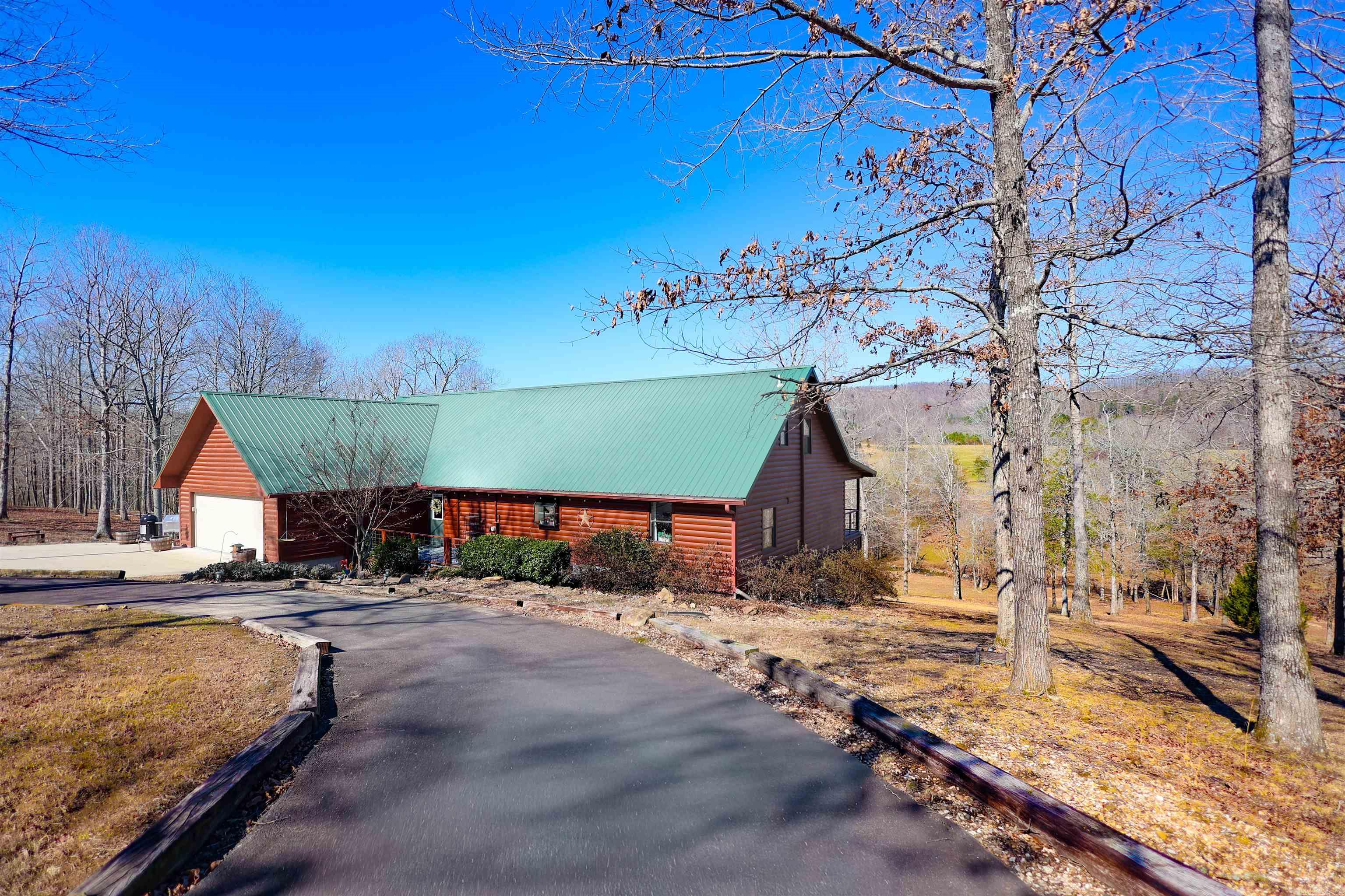 RIVERCHASE - Residential