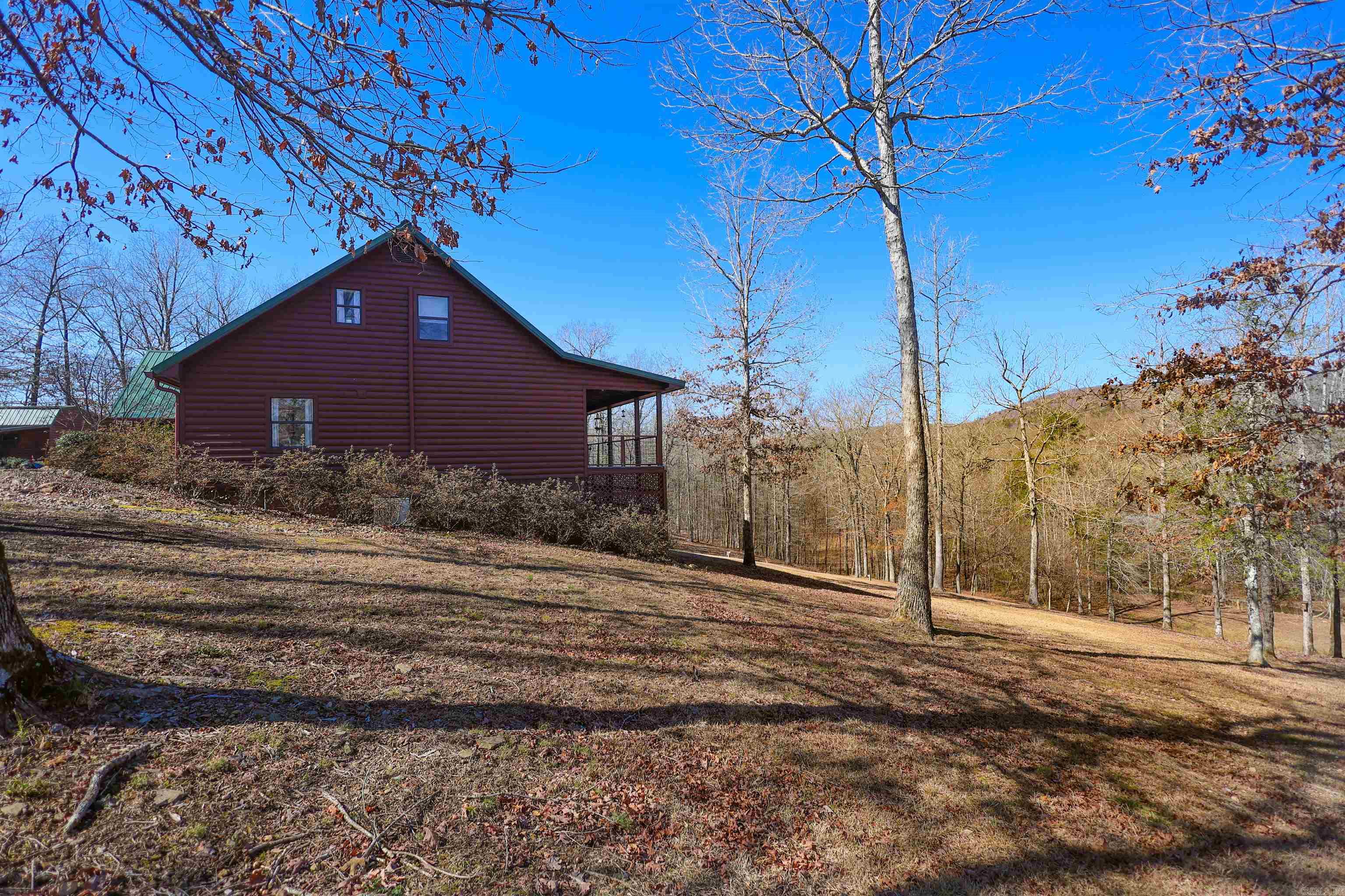 RIVERCHASE - Residential