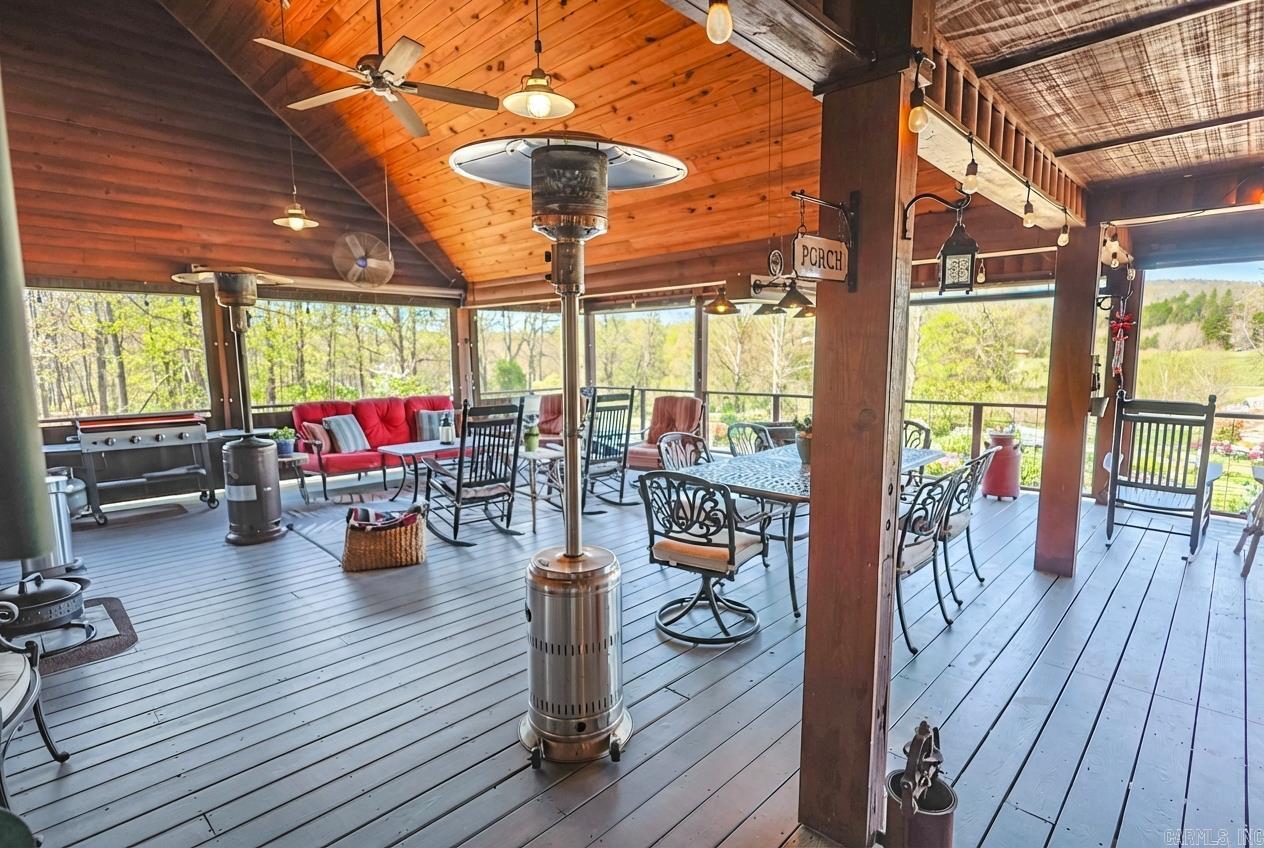 RIVERCHASE - Residential