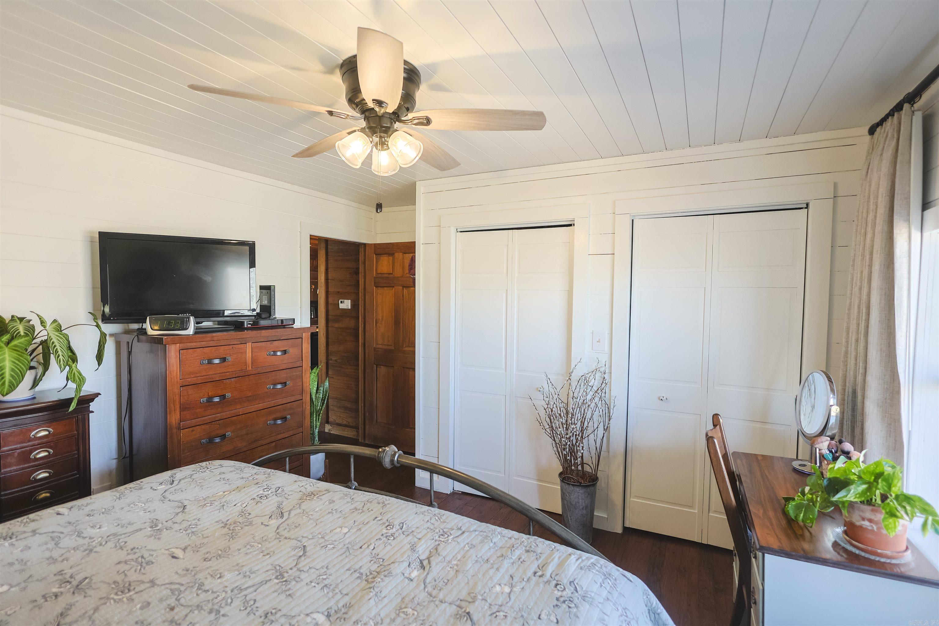 RIVERCHASE - Residential