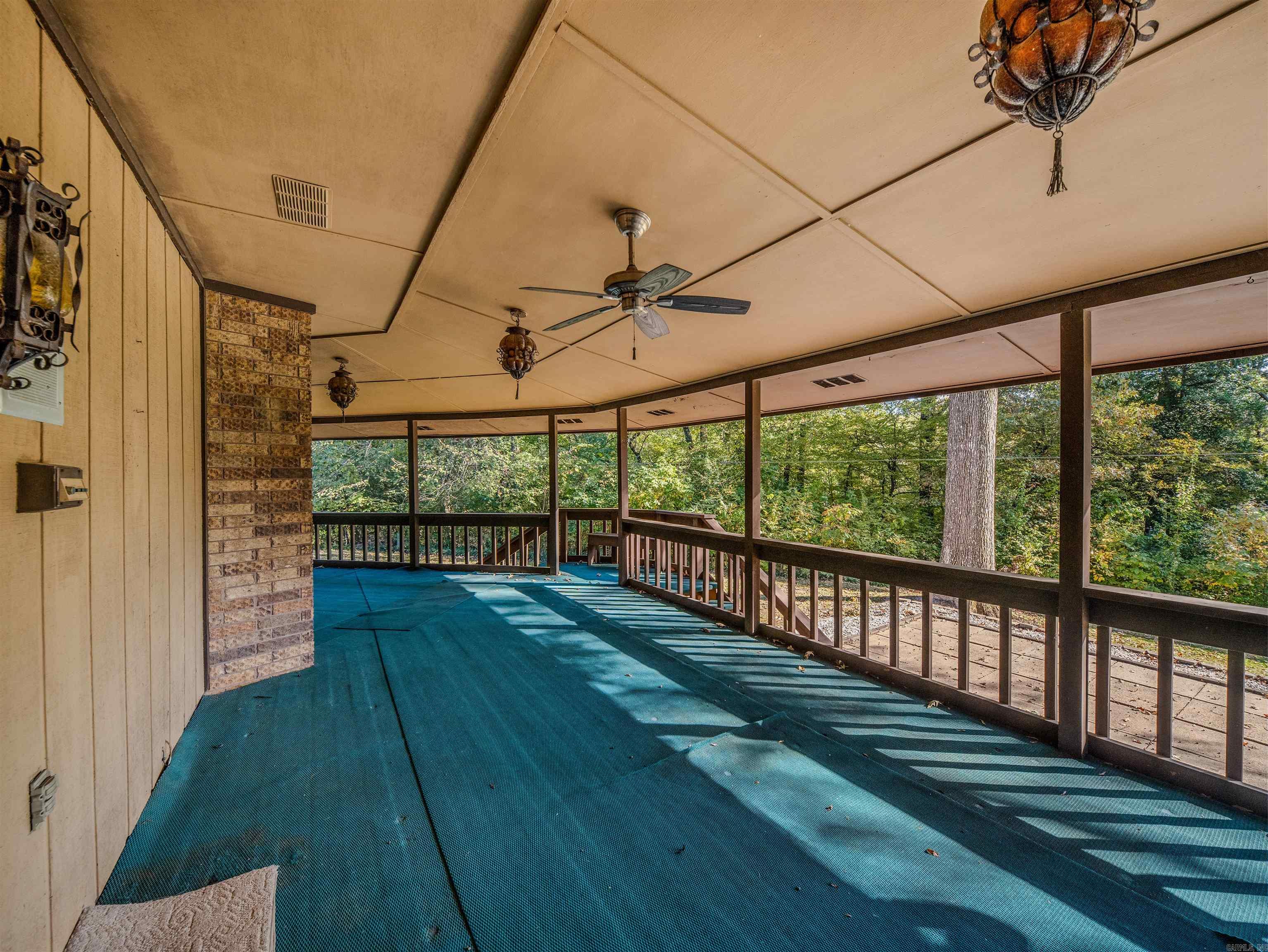 HIDDEN VALLEY - Residential