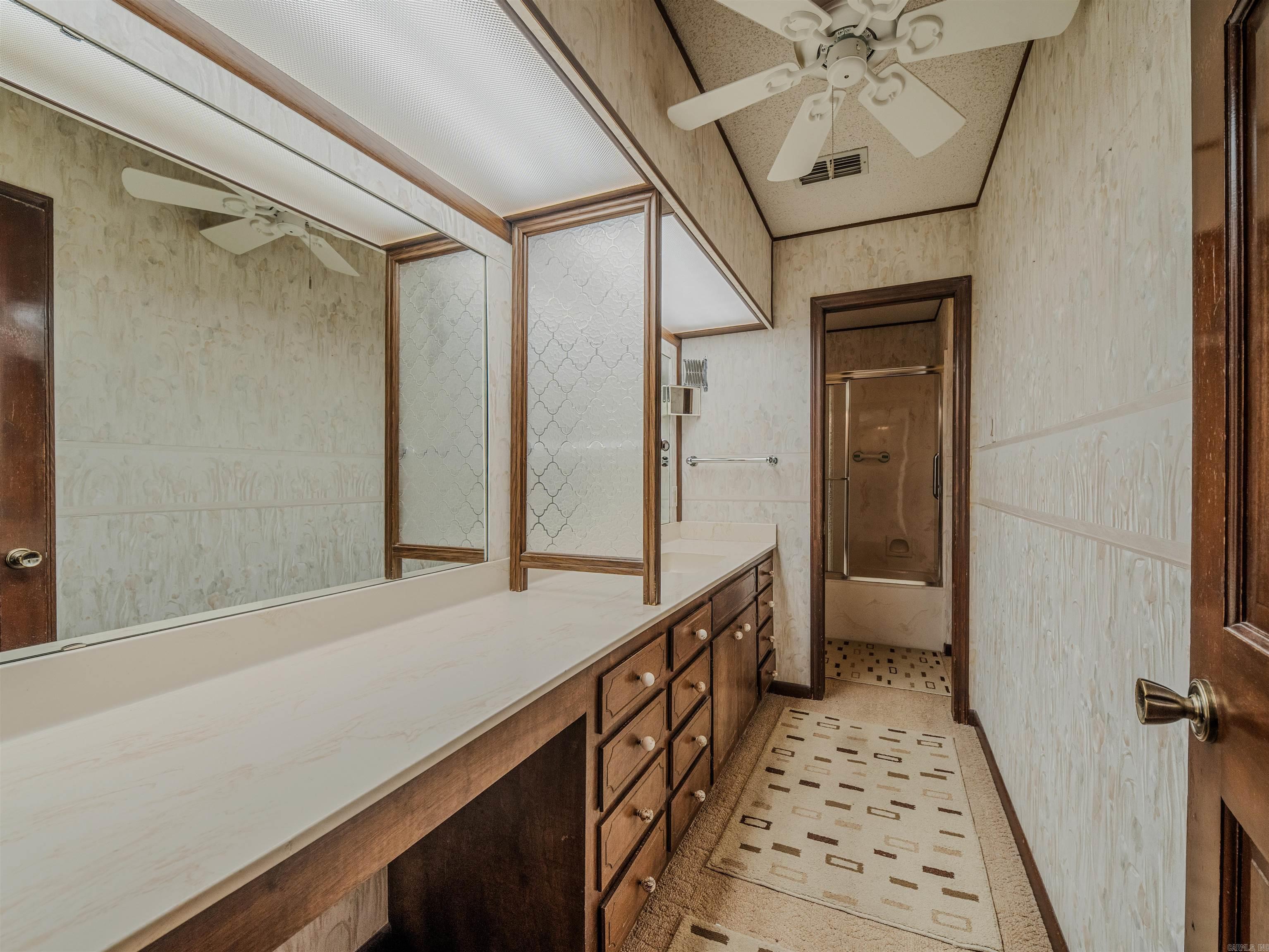 HIDDEN VALLEY - Residential