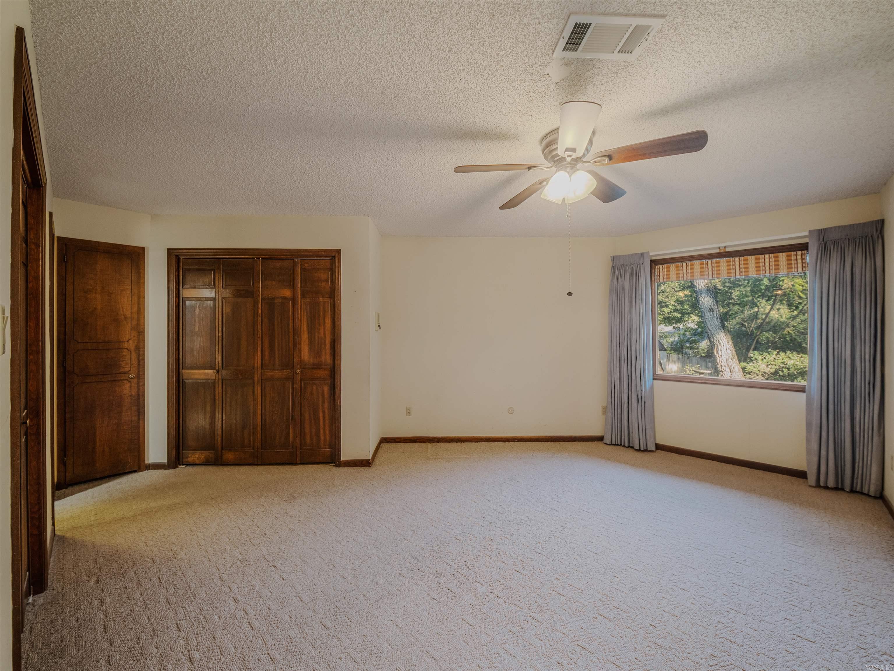 HIDDEN VALLEY - Residential