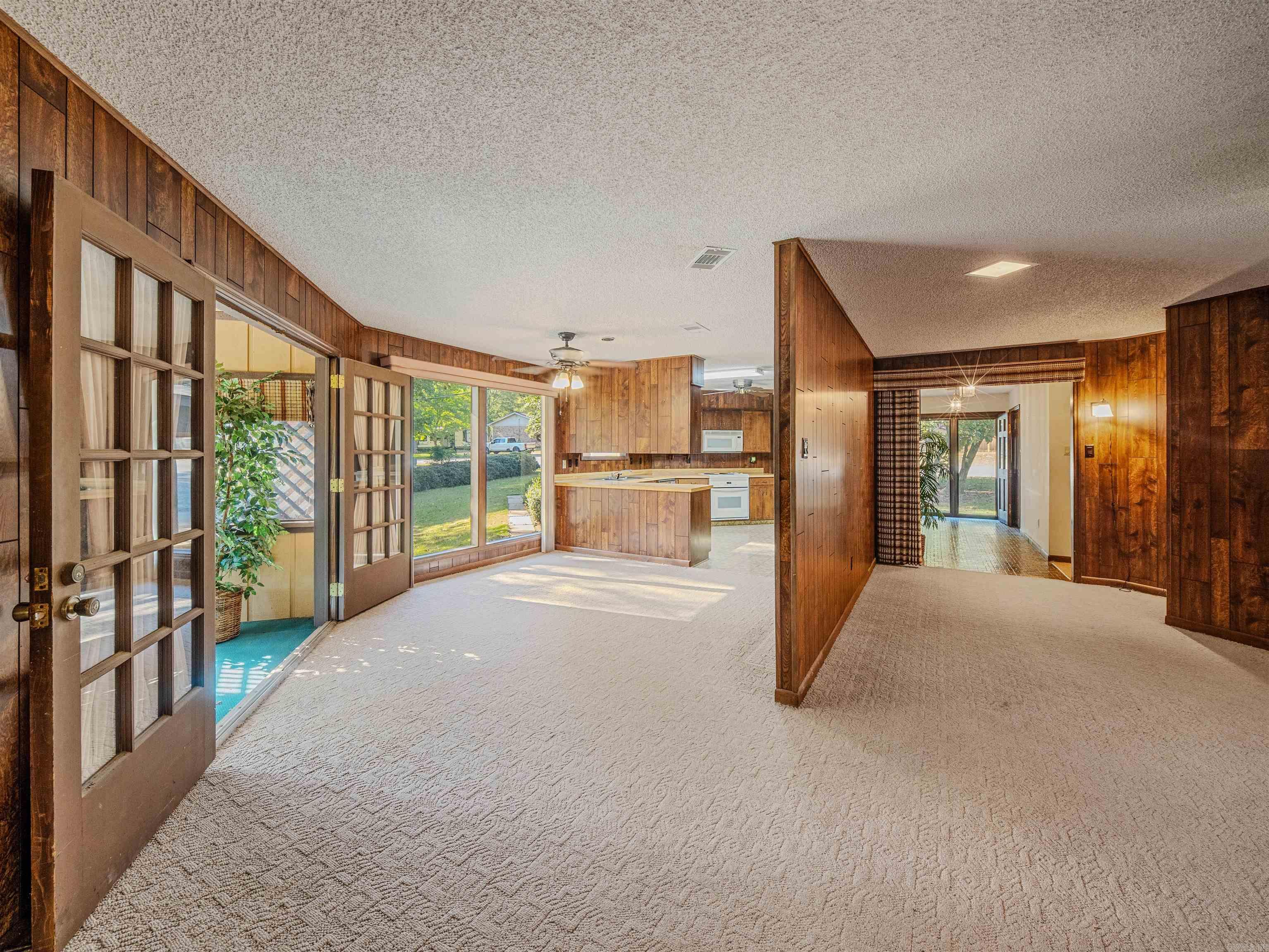 HIDDEN VALLEY - Residential