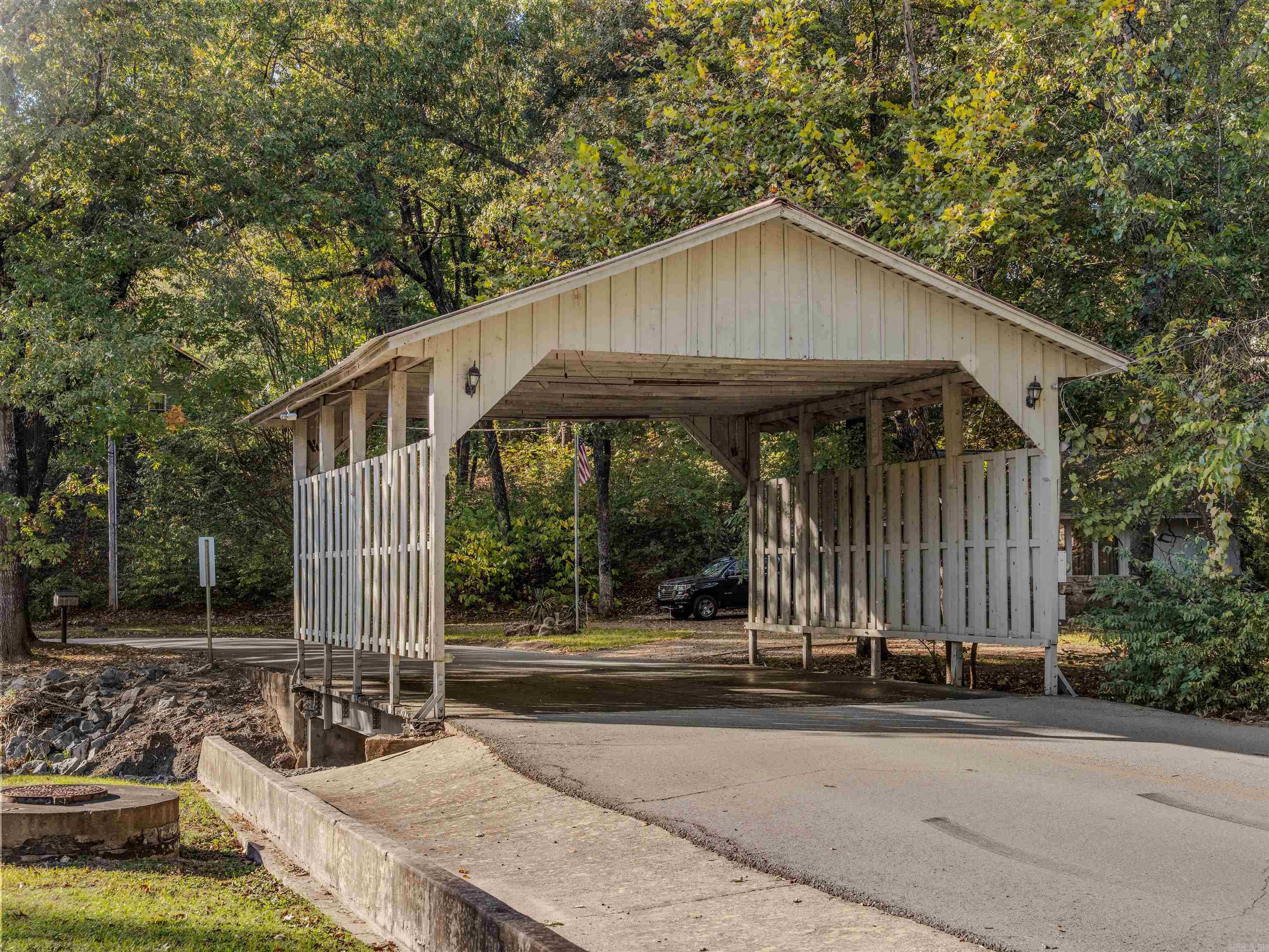 HIDDEN VALLEY - Residential