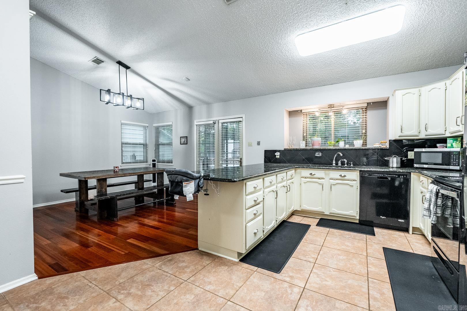 OTTER CREEK COMMUNITY - Residential