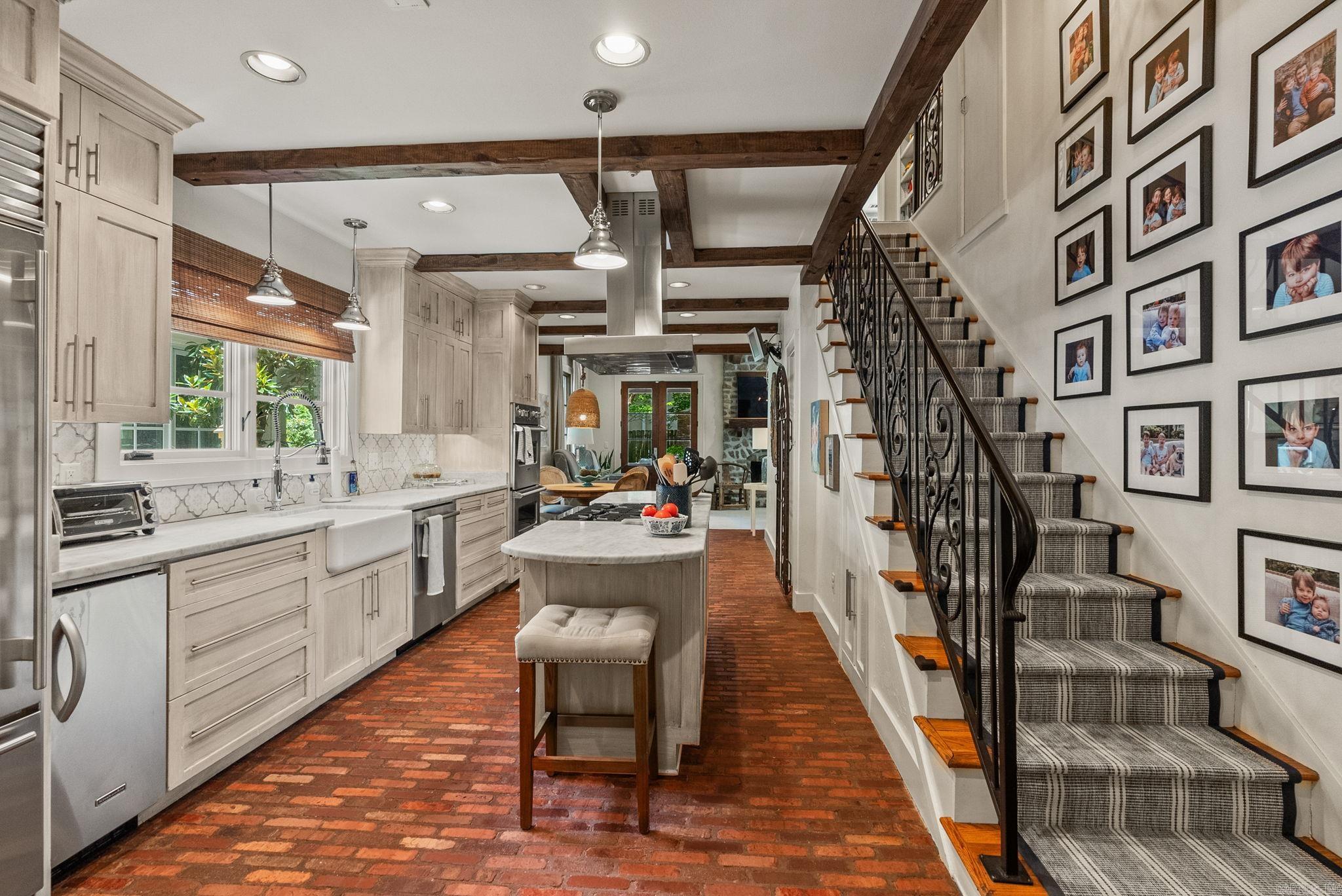 SHADOWLAWN - Residential