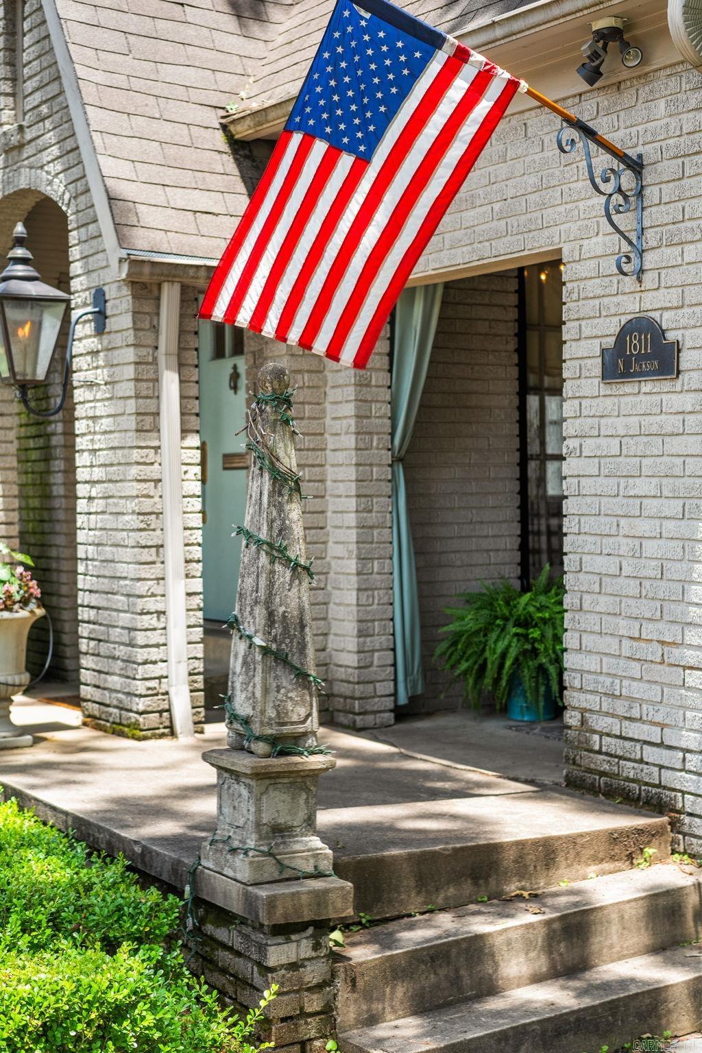 SHADOWLAWN - Residential