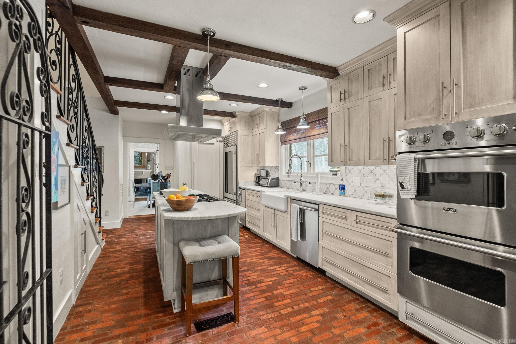 SHADOWLAWN - Residential