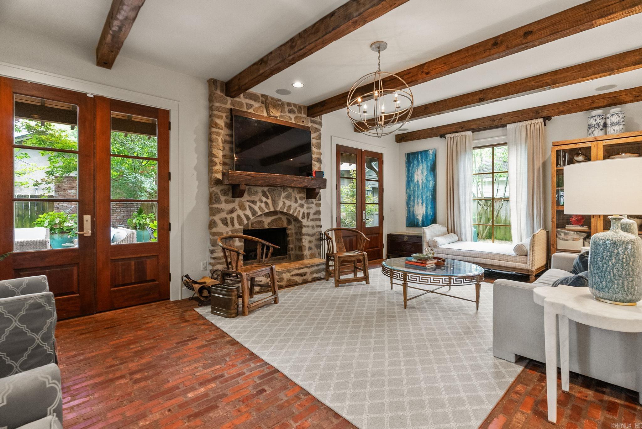 SHADOWLAWN - Residential