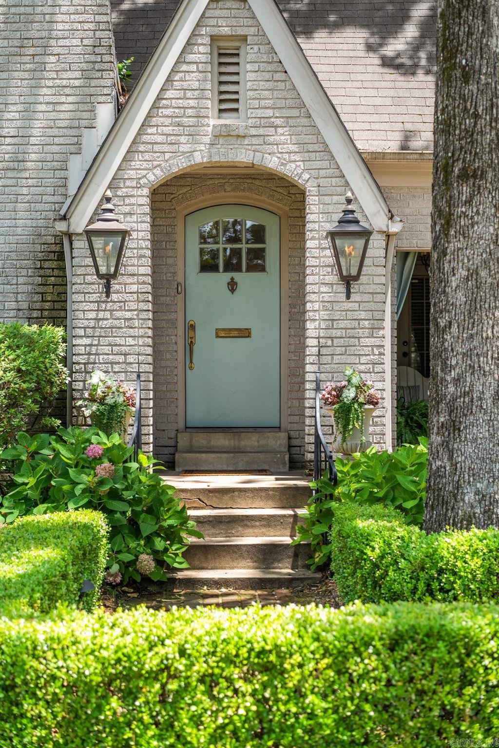 SHADOWLAWN - Residential