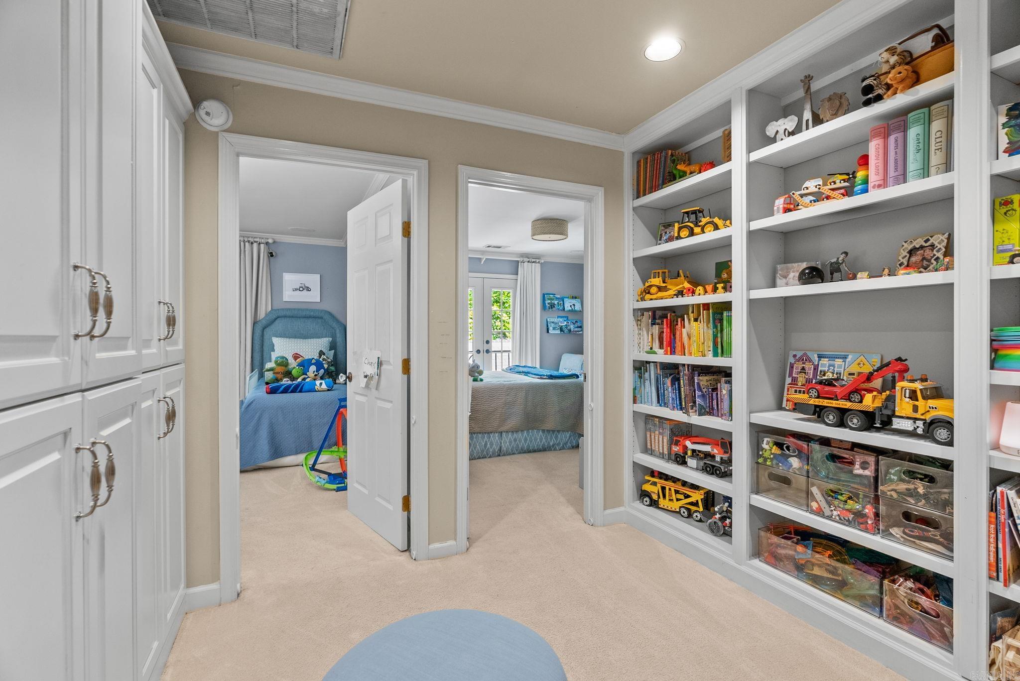 SHADOWLAWN - Residential