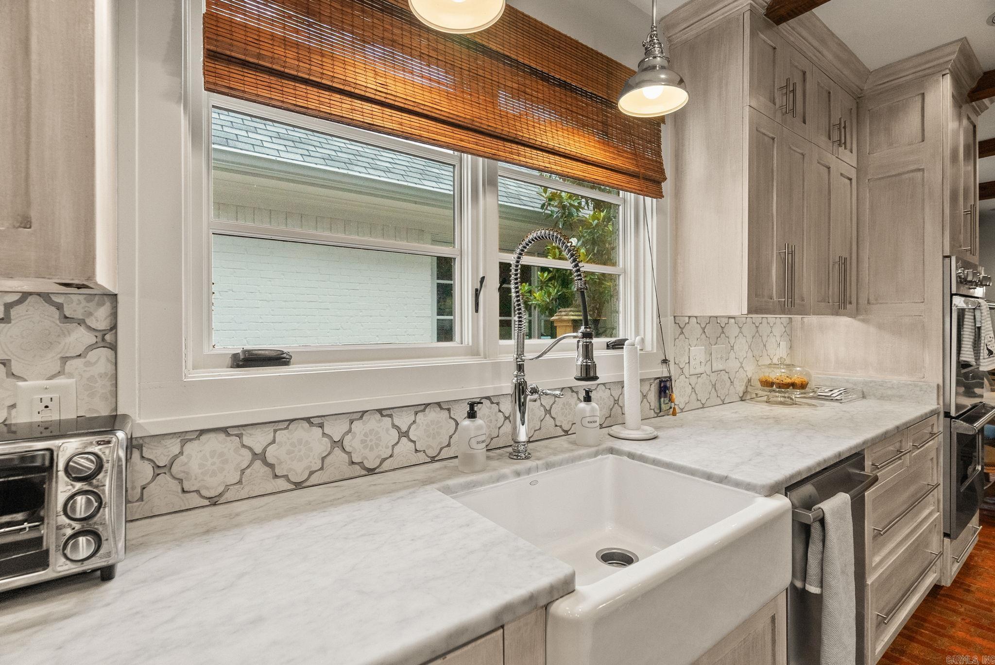 SHADOWLAWN - Residential