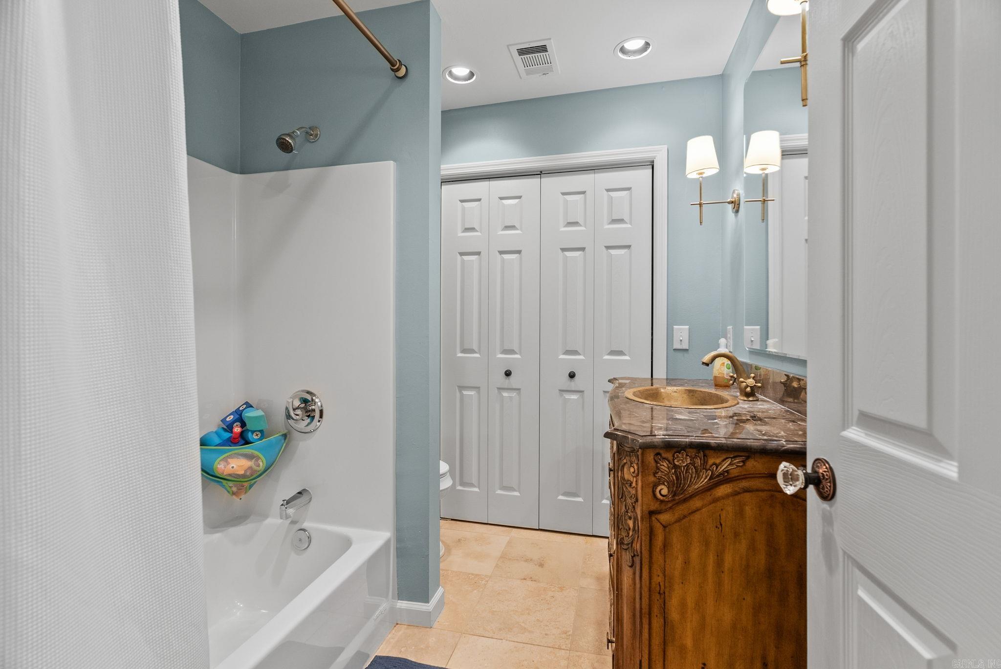 SHADOWLAWN - Residential